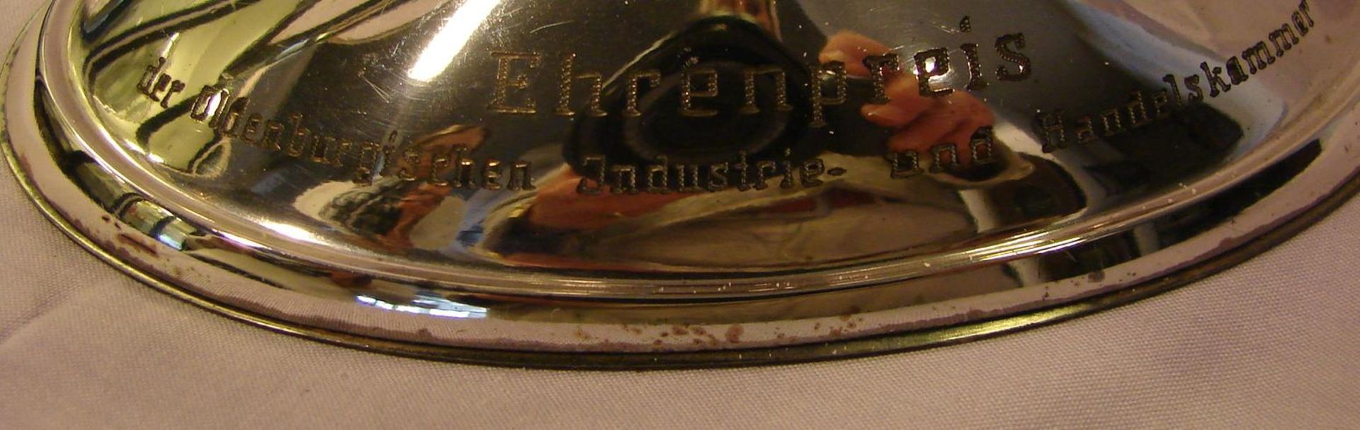 Kerzenleuchter, 3-armig, 835er Silber, deutsch, Wilkens, ovale Form, mit Gravur, Höhe ca. 10, B. 27 - Bild 3 aus 3