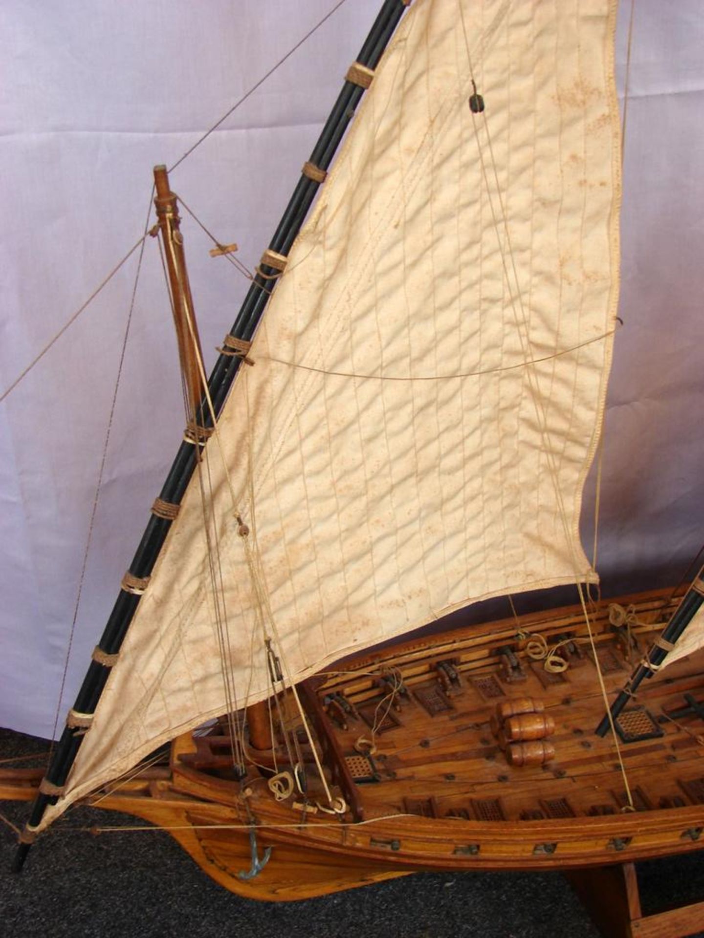 Holzsegelmodellschiff, Dreimaster, "CHEBEC", guter Zustand, Länge ca. 112 cm, Keine Postversand ... - Bild 2 aus 4