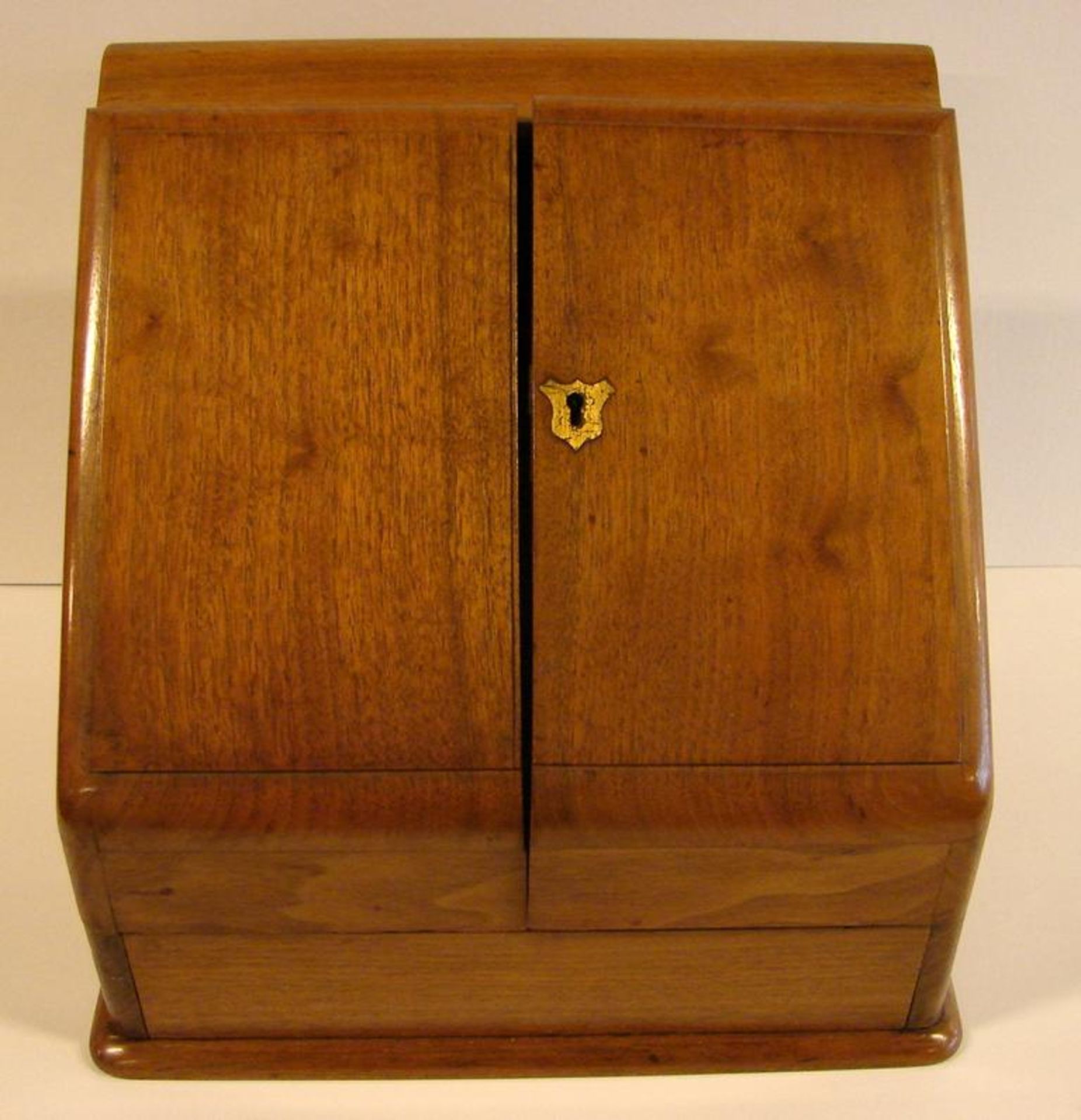 Schreibtisch-Organisator, Nussbaum, aufklappbar, Datumsanzeige, Briefpapierfächer, England, Ca. 34