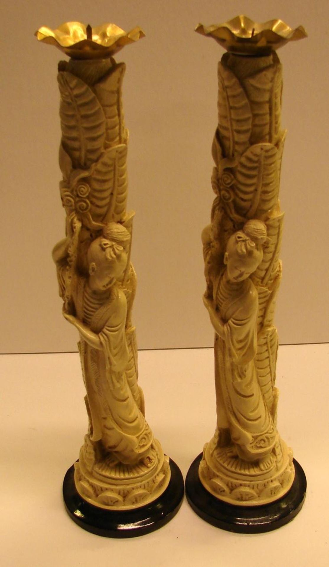 Paar Beinschnitzereien als Kerzenleuchter, Höhe ca. 32 cm, aufwendig gearbeitet