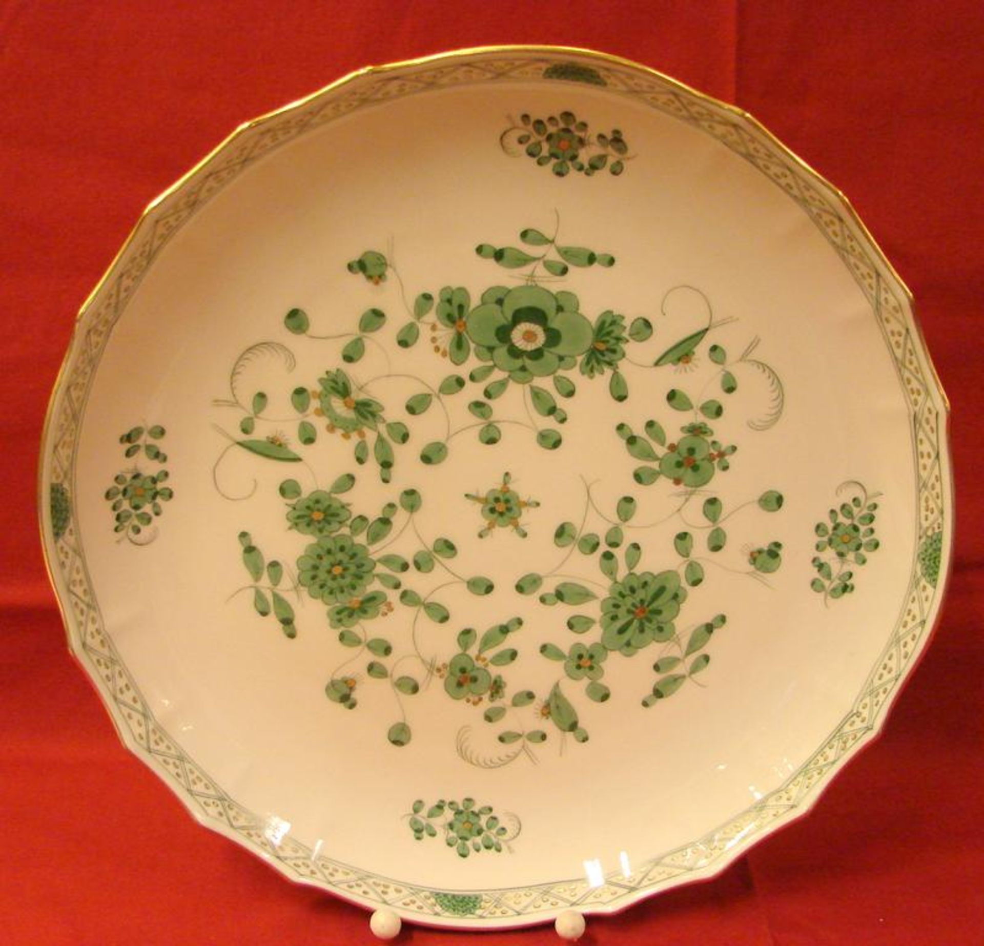 Teller, grünes Blumendekor, Goldrand, Meissen, ohne Schleifstriche, DM. ca. 28 cm,