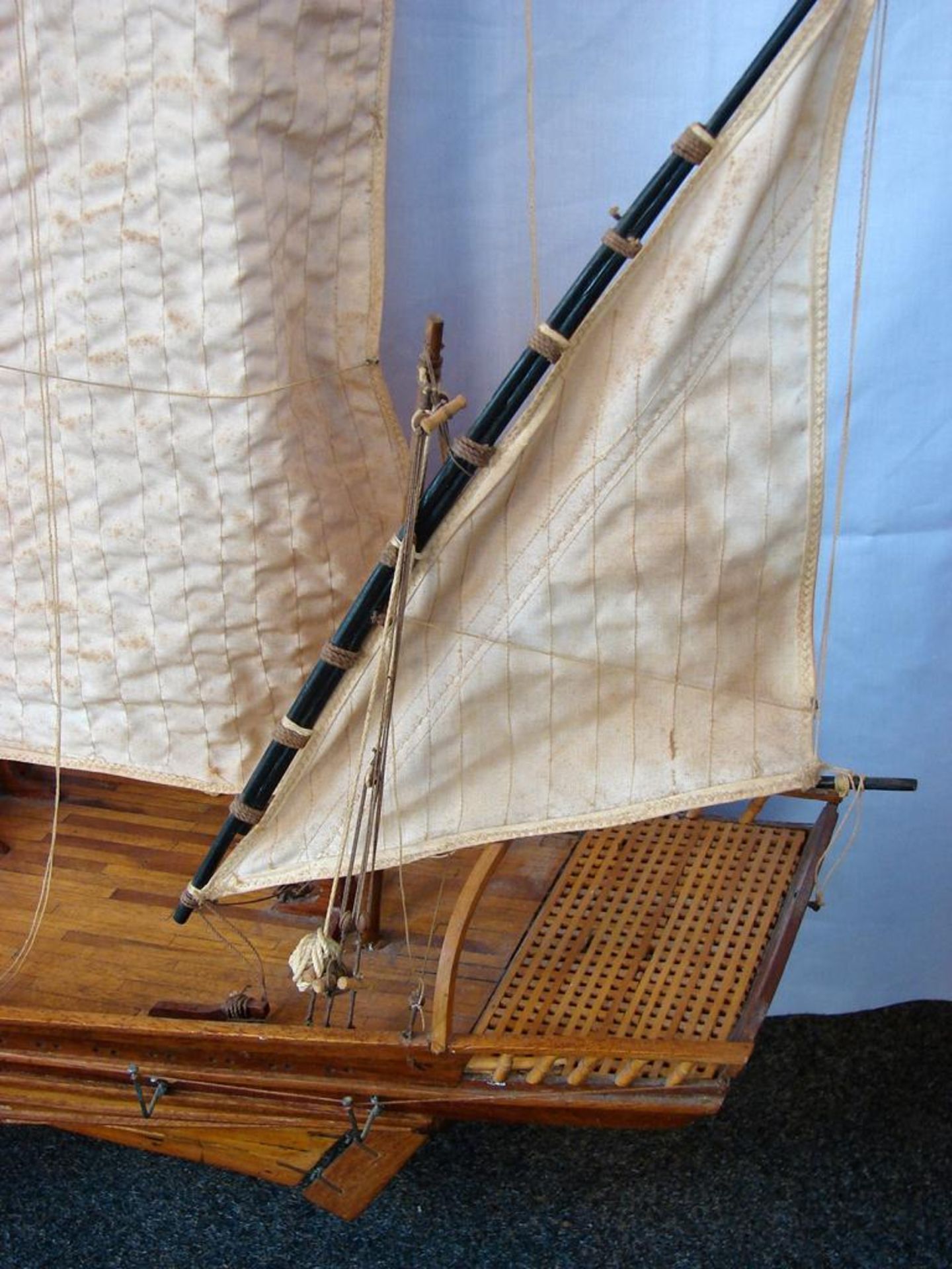 Holzsegelmodellschiff, Dreimaster, "CHEBEC", guter Zustand, Länge ca. 112 cm, Keine Postversand ... - Bild 4 aus 4