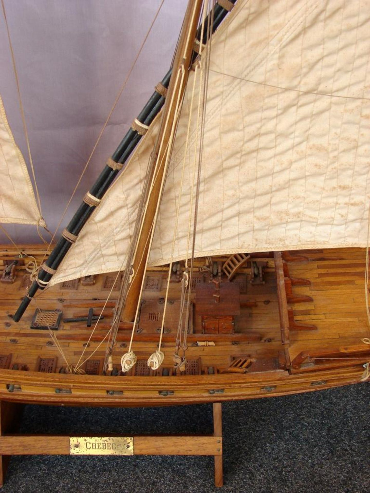 Holzsegelmodellschiff, Dreimaster, "CHEBEC", guter Zustand, Länge ca. 112 cm, Keine Postversand ... - Bild 3 aus 4