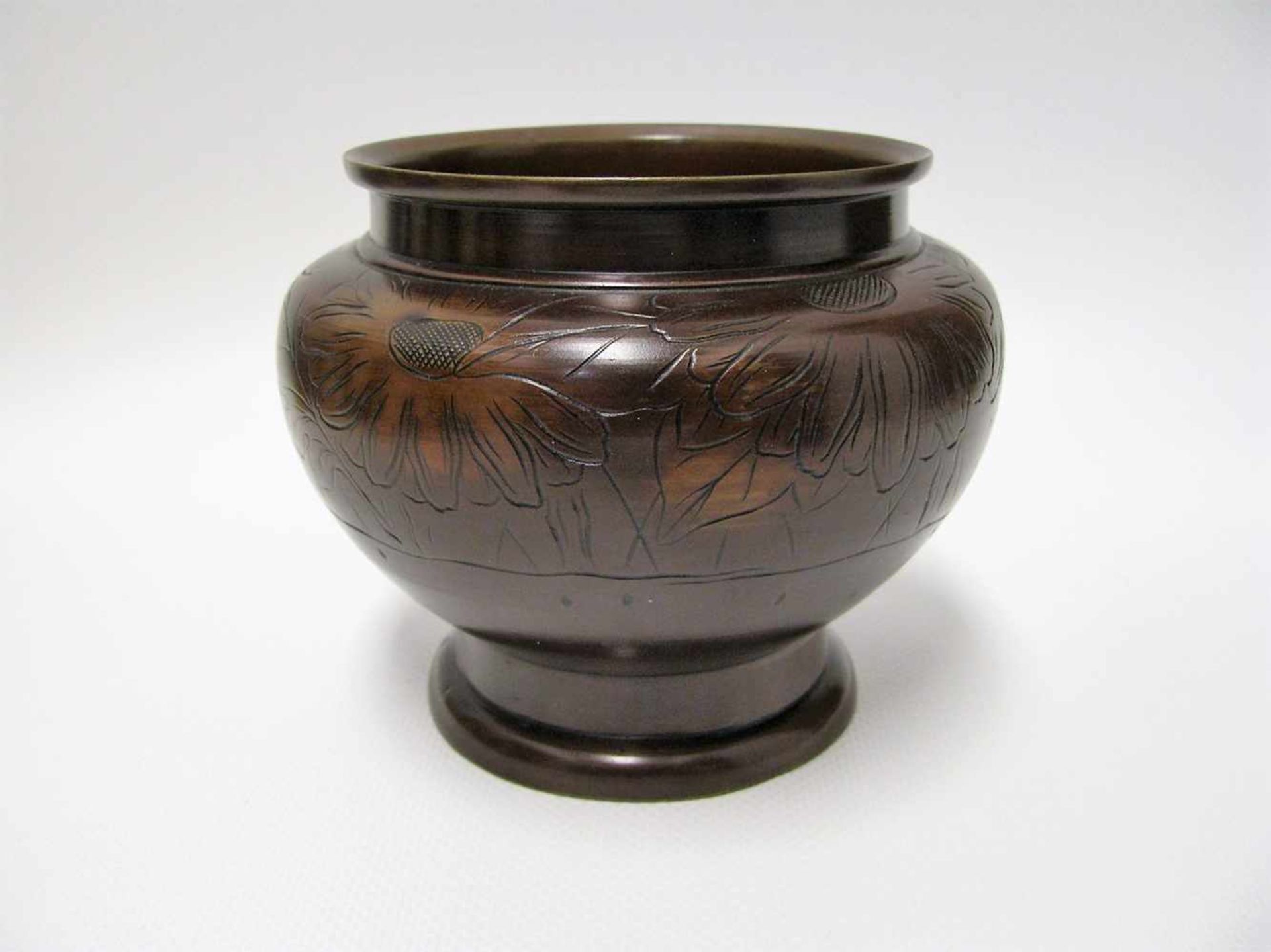 Vase, Japan, Meiji Periode, 1868 - 1912, Bronze, h 10 cm, d 12,5 cm.