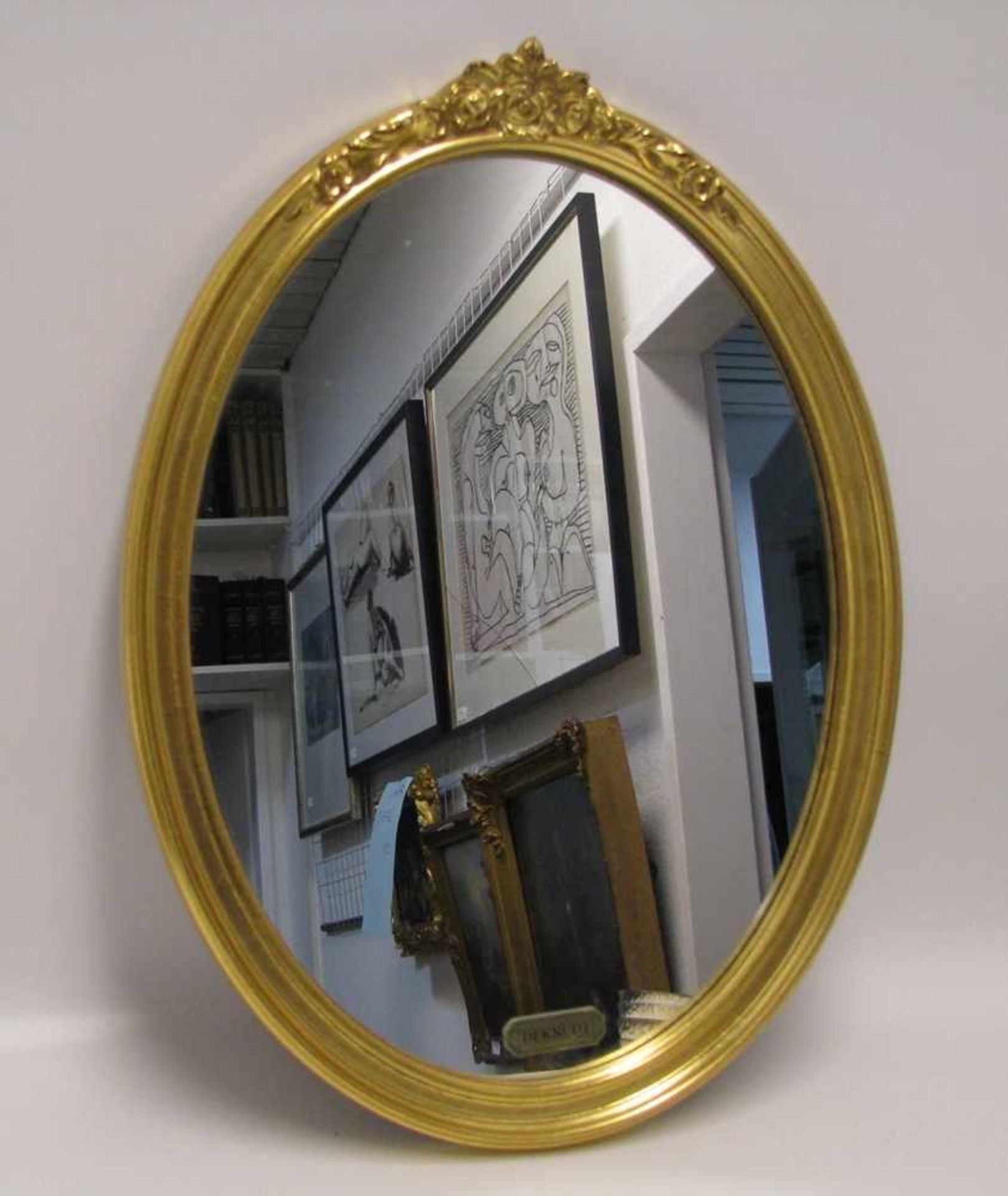 Ovaler Spiegel, Goldrahmen, 47 x 34,5 cm.