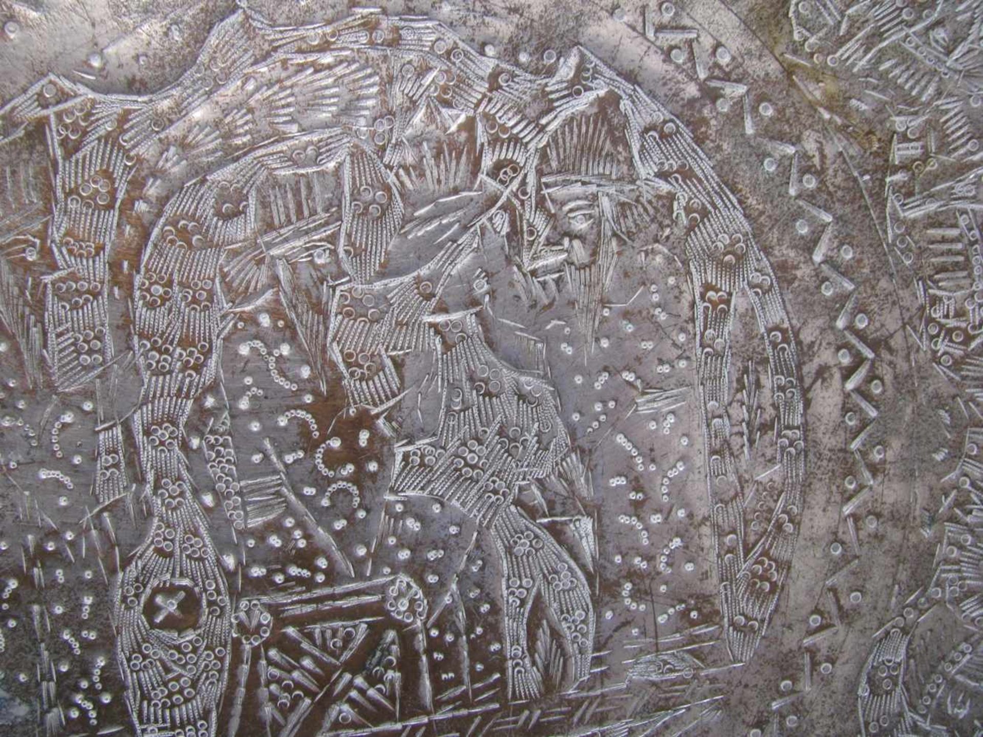 Großes Tablett ("Karavellenschale"), Navarra/Nordspanien, 19. Jahrhundert, Kupfer reich getrieben, - Bild 2 aus 2