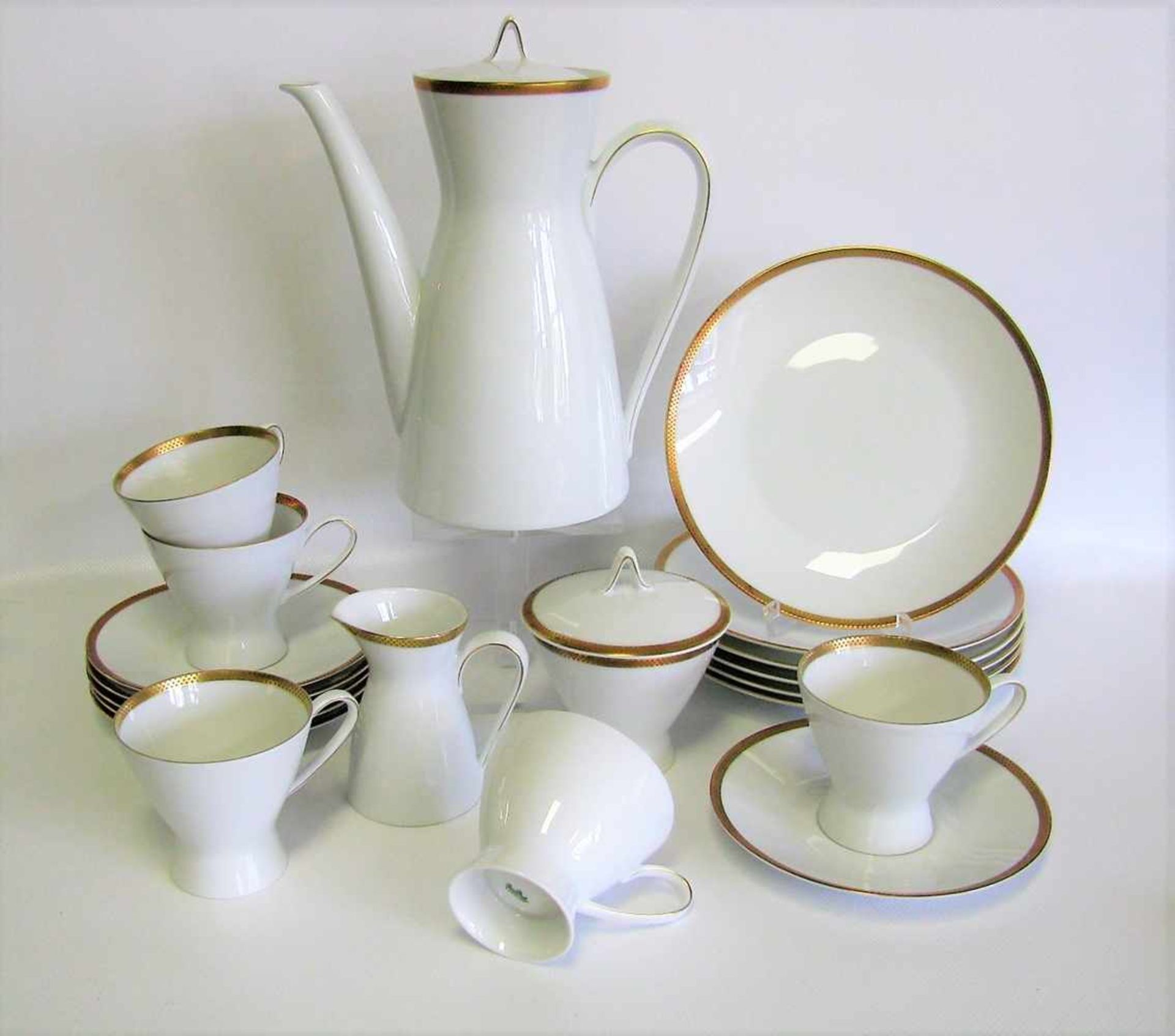 Kaffee-Service, Rosenthal, Modell 2000, 20 teilig für 6 Personen, Weißporzellan mit Goldrand,