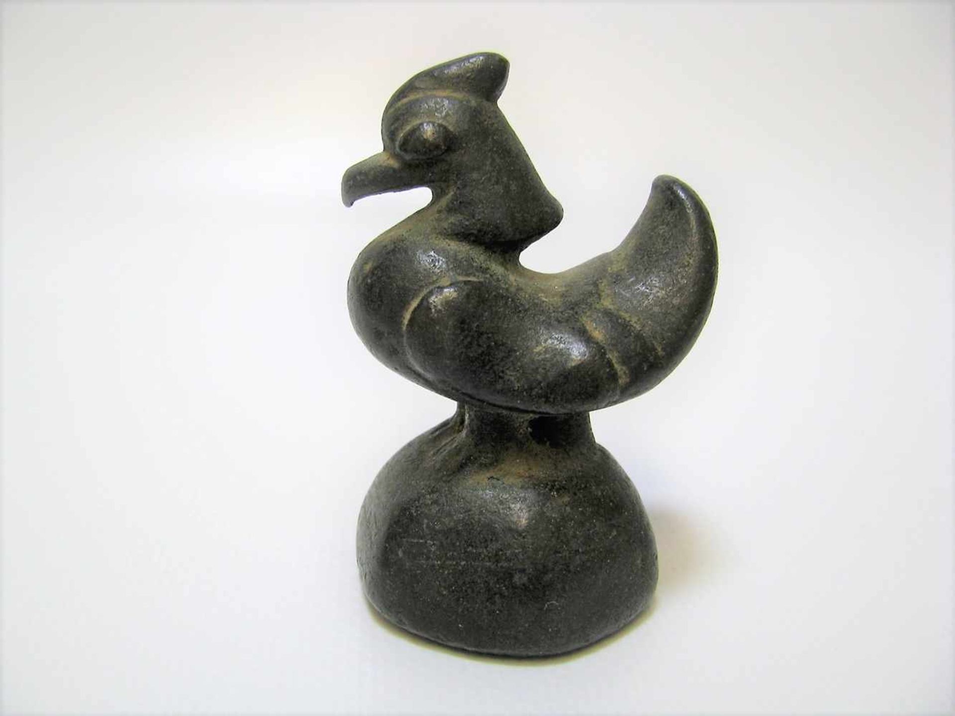 Opiumgewicht in Form eines Hahns, Burma, 19. Jahrhundert, Bronze, 7 x 5 cm.