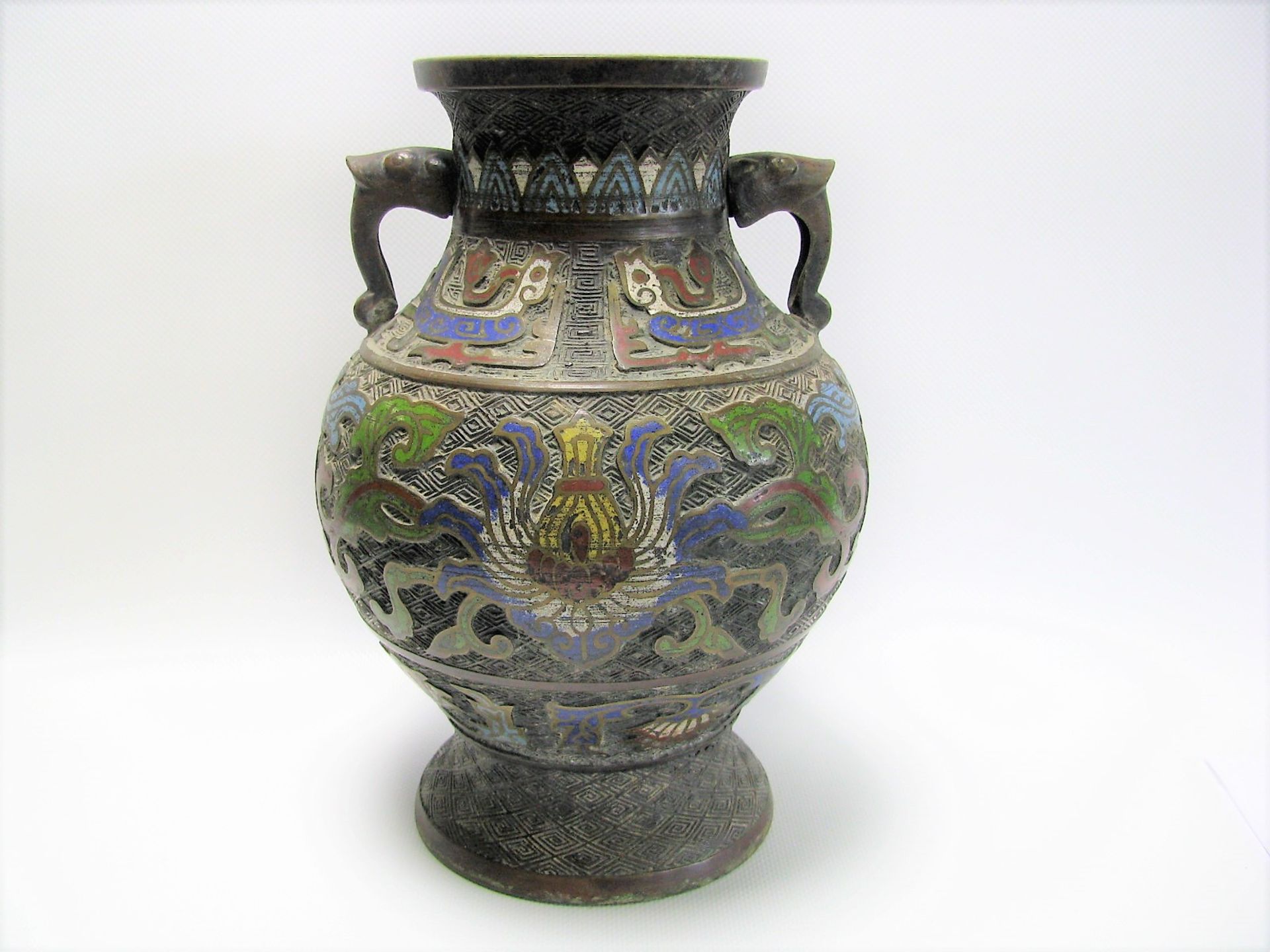 Cloisonné Vase, Japan, Meiji Periode, 1868 - 1912, Bronze mit farbigem Cloisonné, Bodensign., h 24,5