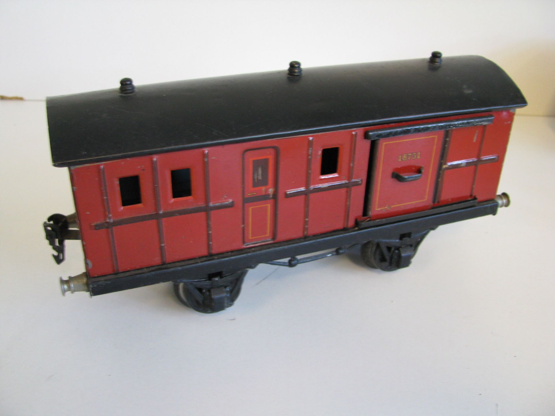 7 Personenwagen und Anhänger, Märklin, 1930er Jahre, Spur 1, Blech, Restaurierungen, Wagen h 12 - Image 3 of 3