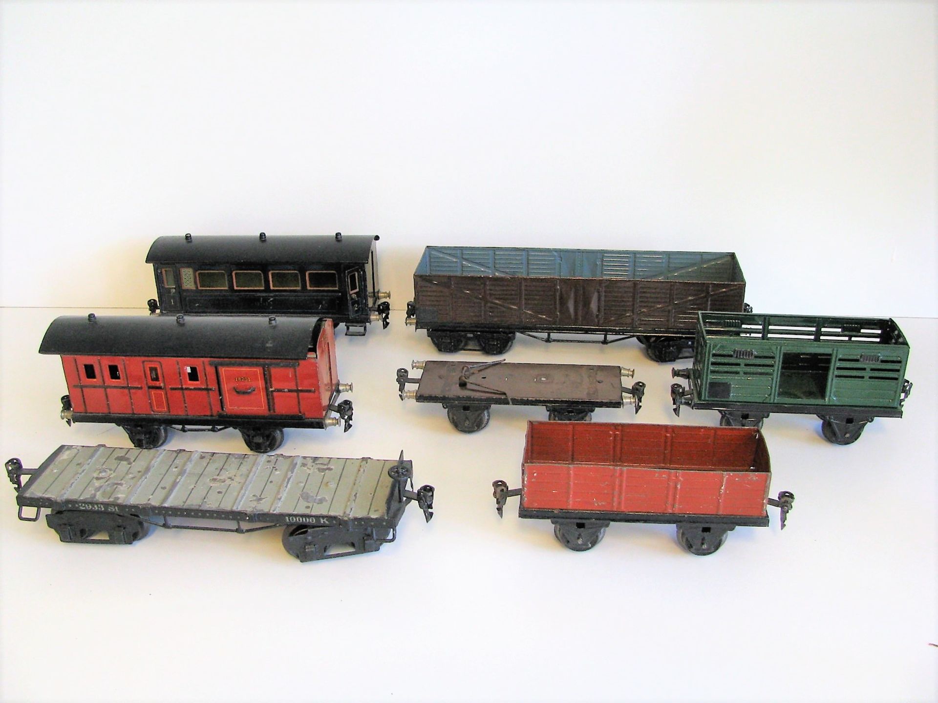 7 Personenwagen und Anhänger, Märklin, 1930er Jahre, Spur 1, Blech, Restaurierungen, Wagen h 12