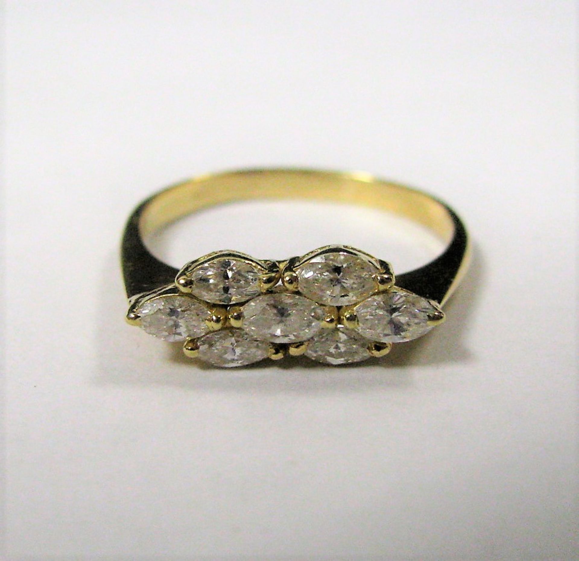 Damenring mit 7 Brillant-Navetten, zus.ca. 0,50 ct, 585er Gelbgold, 3,5 g, Ringgr. 61/62.