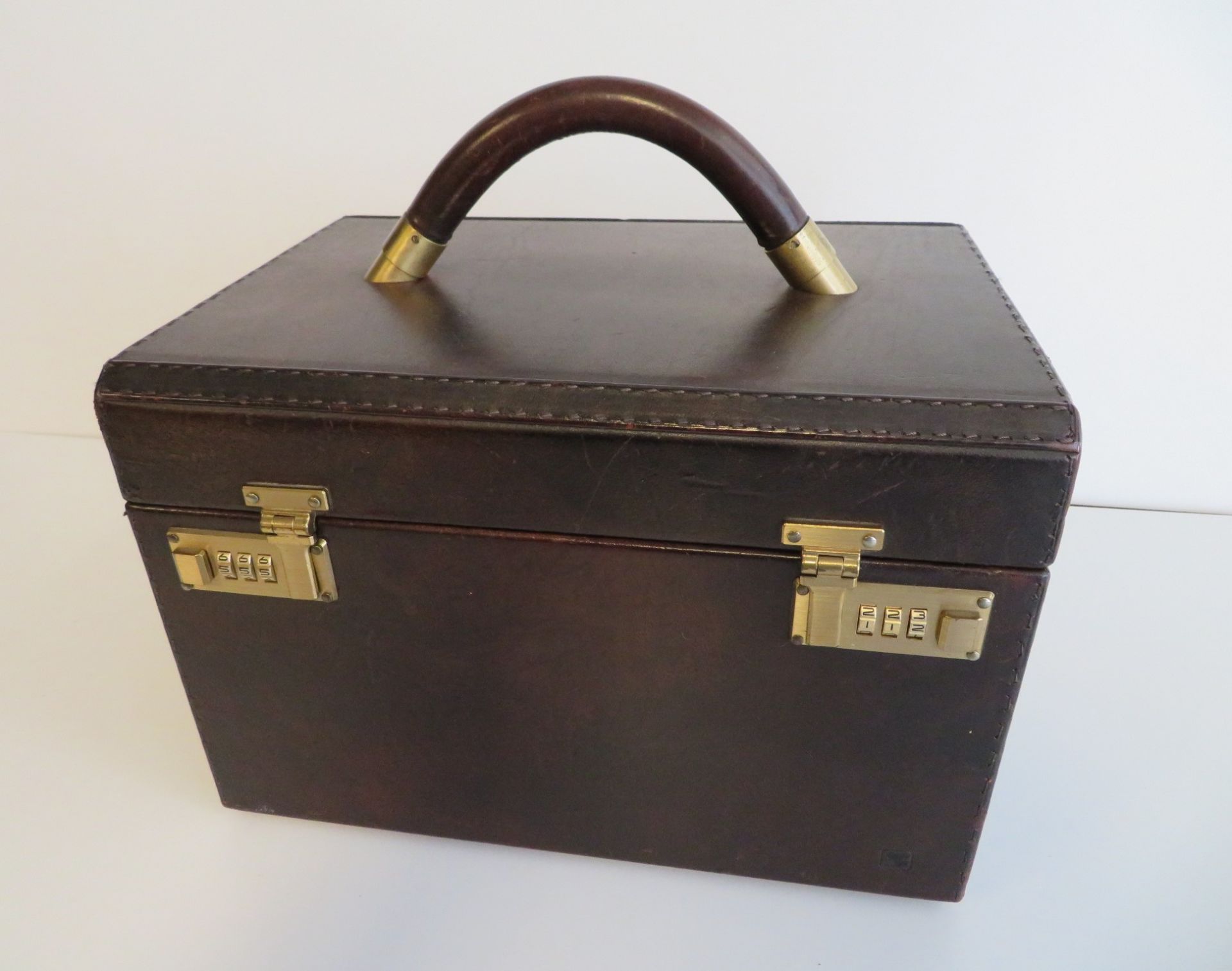 Beautycase, Schuchard & Friese, braunes Leder, 22,5 x 33 x 22 cm.