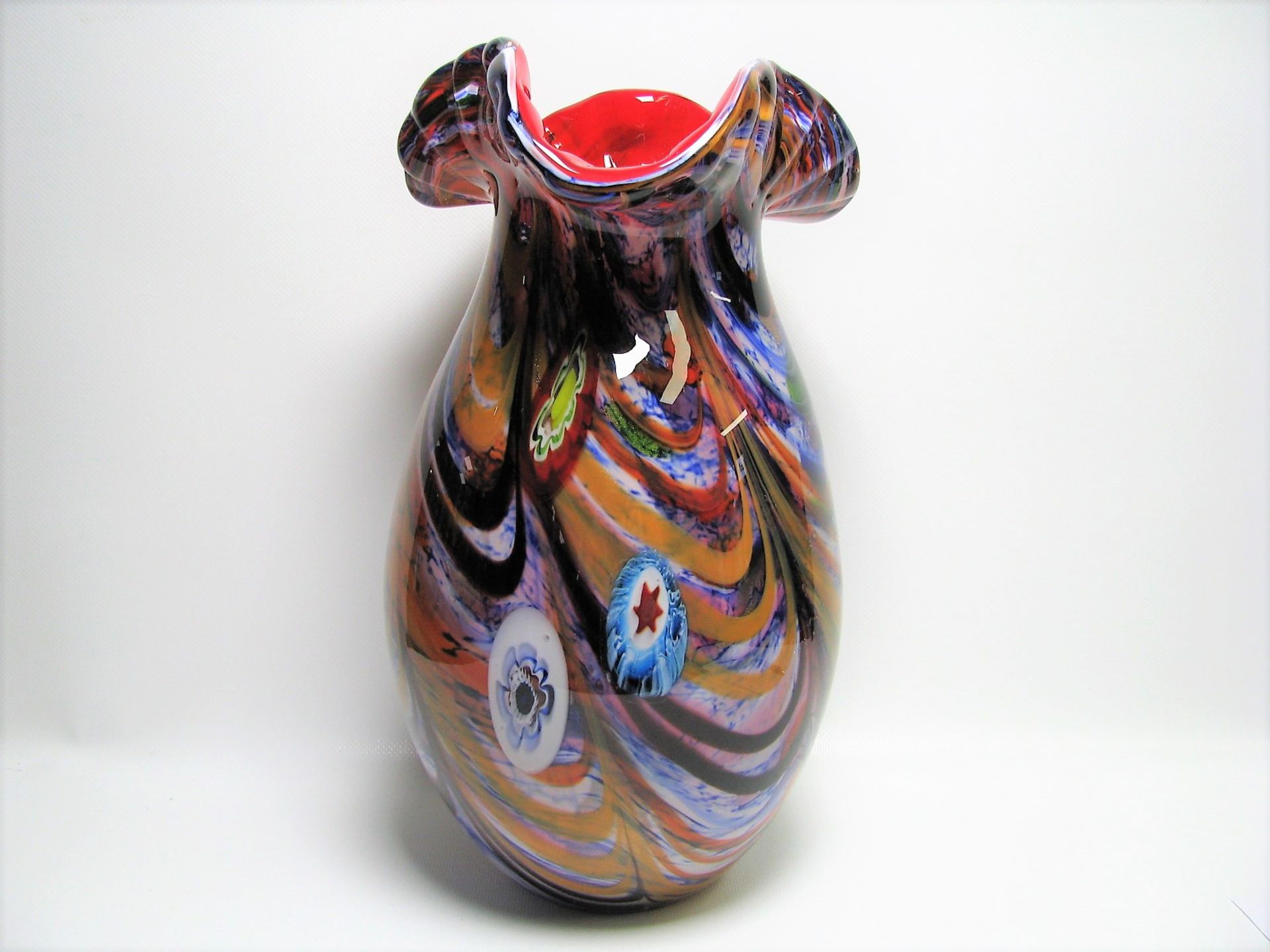 Vase, Murano, vielfarbig eingeschmolzenes Glas mit Murinen und Goldflimmer, h 33,5 cm, d 20 cm.