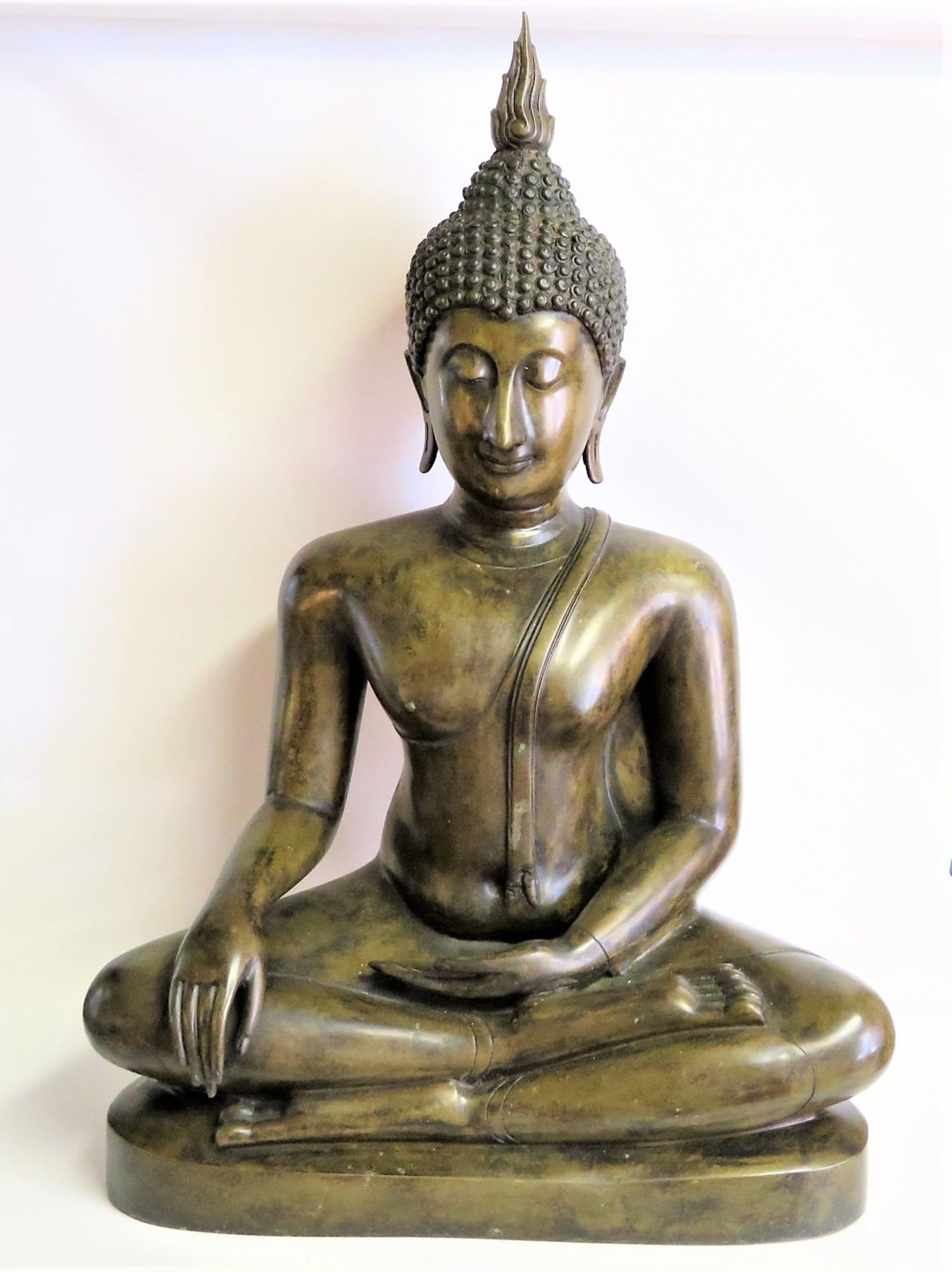 Sitzender Buddha, Siam, Bronze, 76 x 50 x 29 cm.