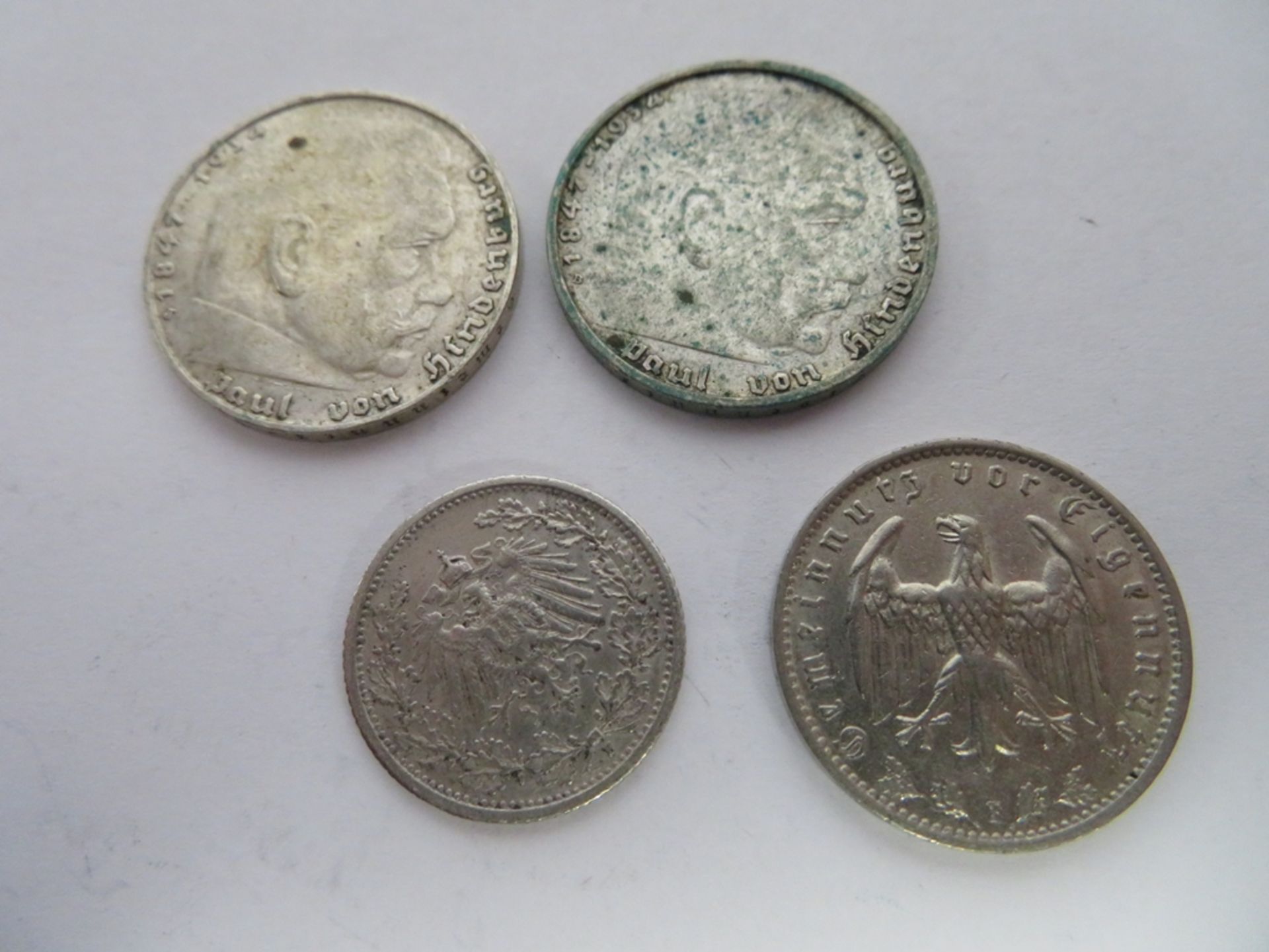 Konvolut von 4 diversen Silbermünzen, 2 x 2 Deutsche Mark, Hindenburg/1 Reichsmark, 1934/1/2 Mark. - Image 2 of 2