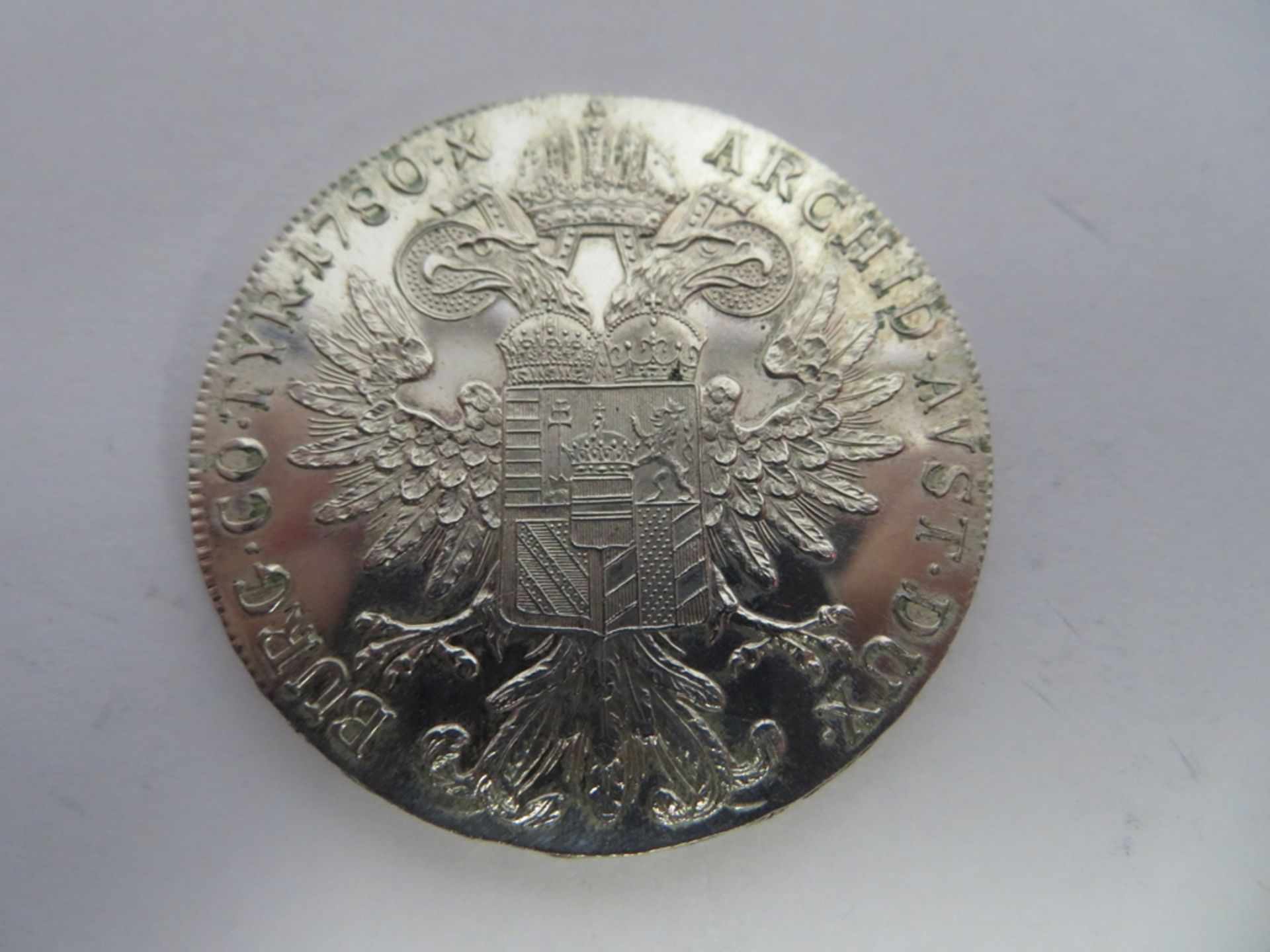Silbermünze, Maria Thereresia Taler, d 4,1 cm. - Bild 2 aus 2