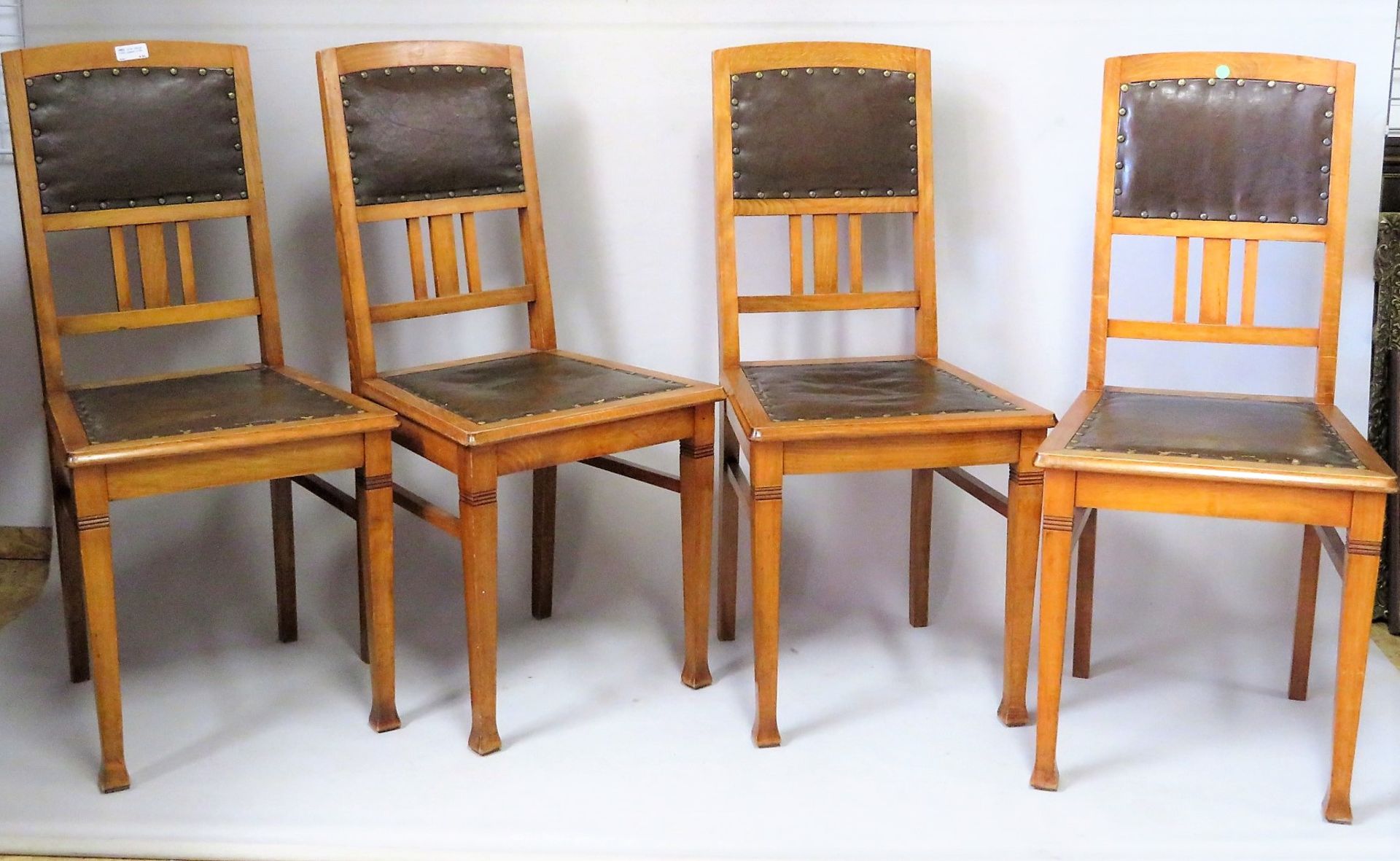 4 Stühle, Jugendstil, um 1900, Buche, 97 x 45 x 50 cm.