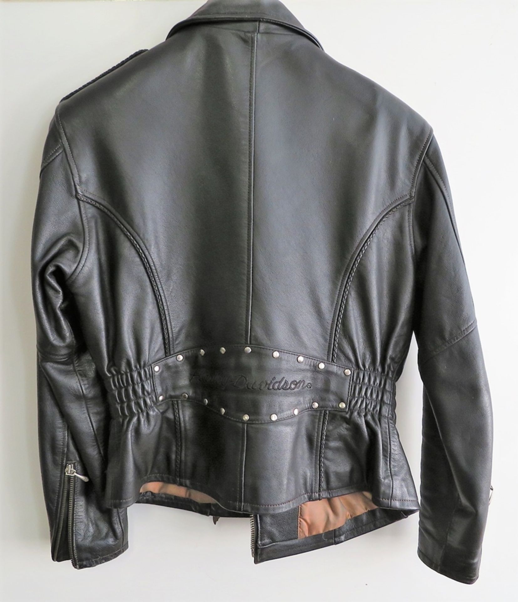 Motorrad-Lederjacke, Harley-Davidson, Leder, Größe SW , Schulterbreite 48 cm, l 65 cm. - Bild 2 aus 2