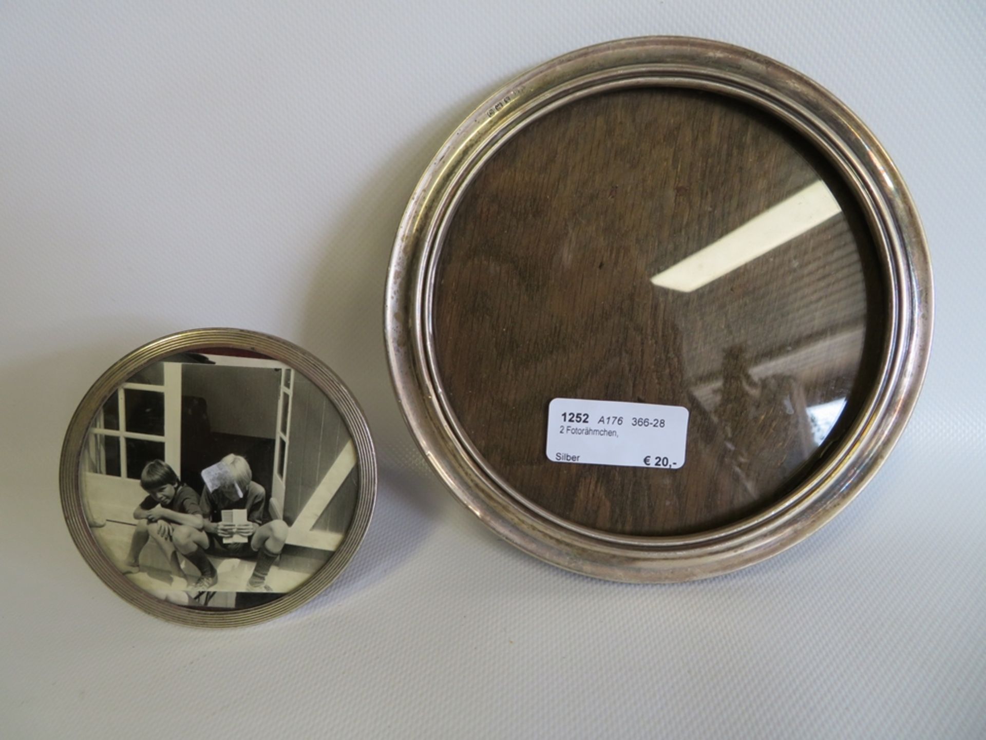 2 Fotorähmchen, 925er Sterlingsilber, gepunzt, d 9,5/17,5 cm.