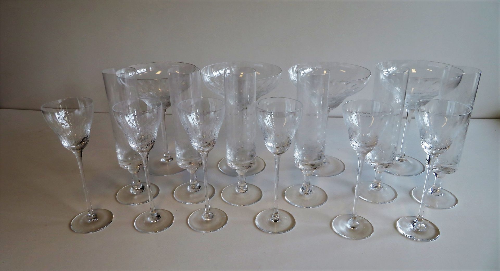 30 teiliges Glas-Set, Rosenthal, Modell Romanze, Björn Wiinblad (1918 - 2006), farbloses - Bild 2 aus 2