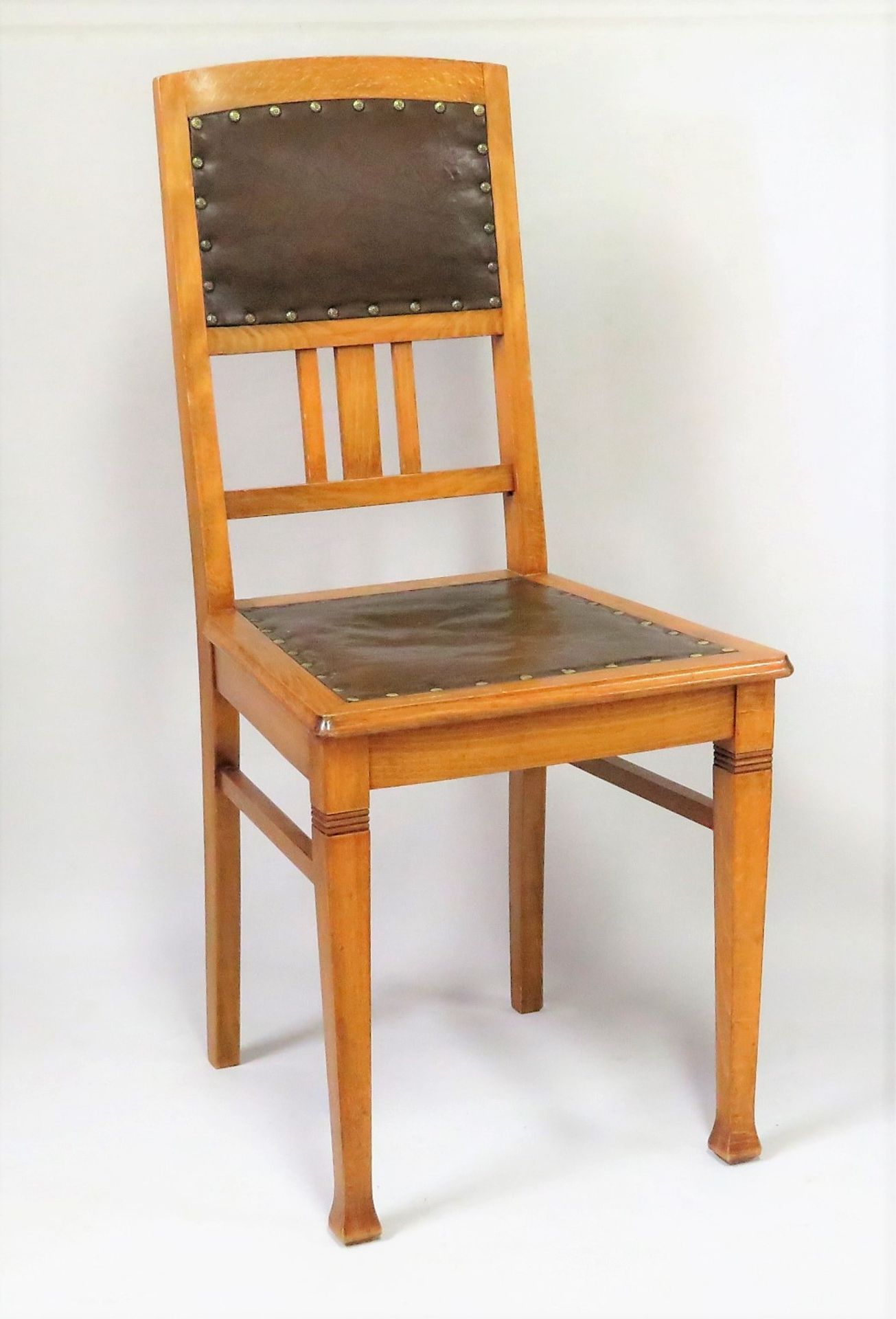 4 Stühle, Jugendstil, um 1900, Buche, 97 x 45 x 50 cm. - Bild 2 aus 2