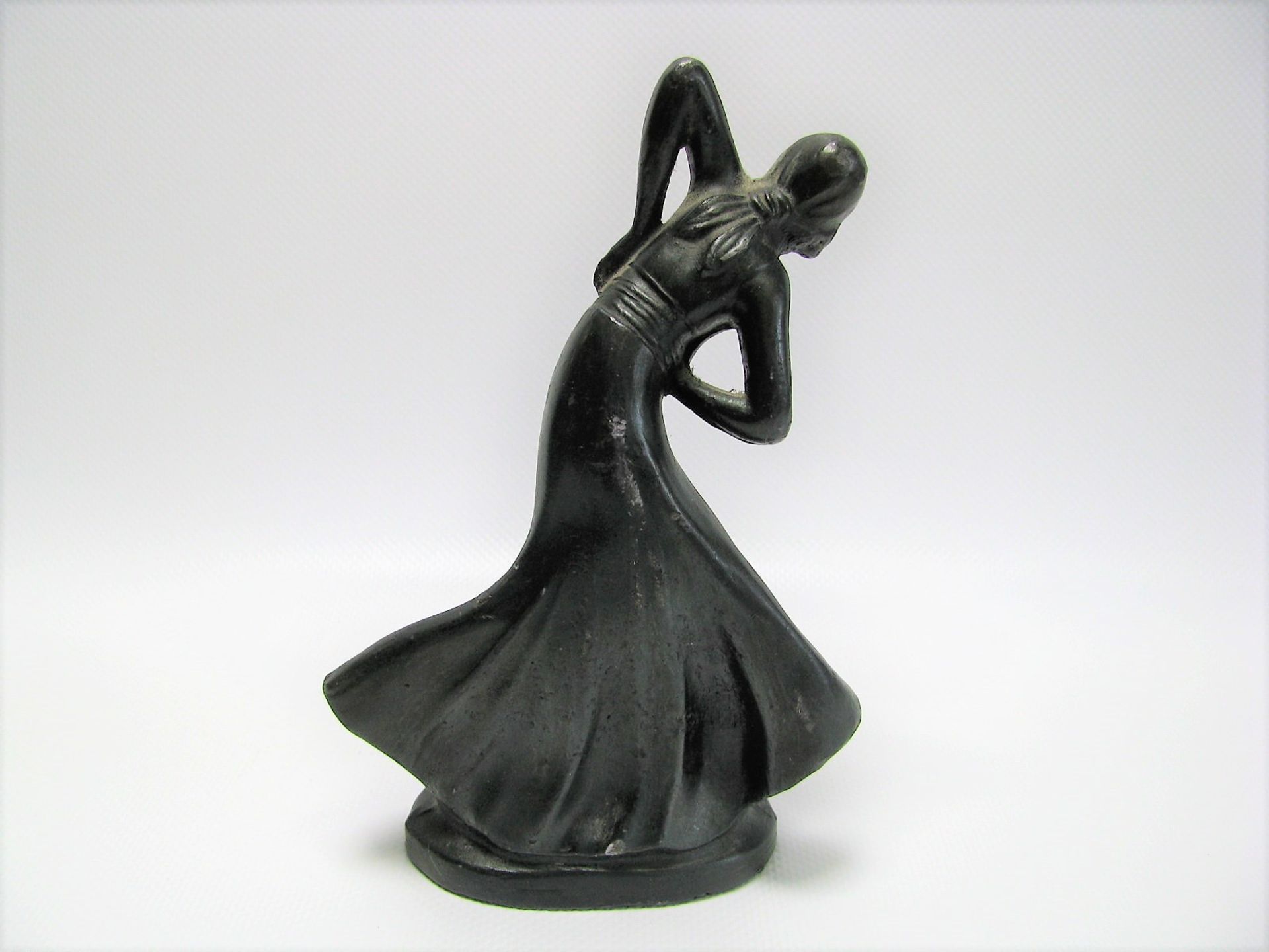 Unbekannt, um 1900, Tänzerin, Zinn, patiniert, h 15 cm, d 9,5 cm. - Image 2 of 2