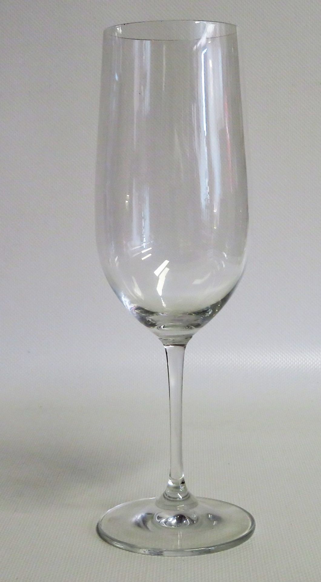 6 Riedel Gläser, farbloses Glas, gem., ca. h 22,8 cm.