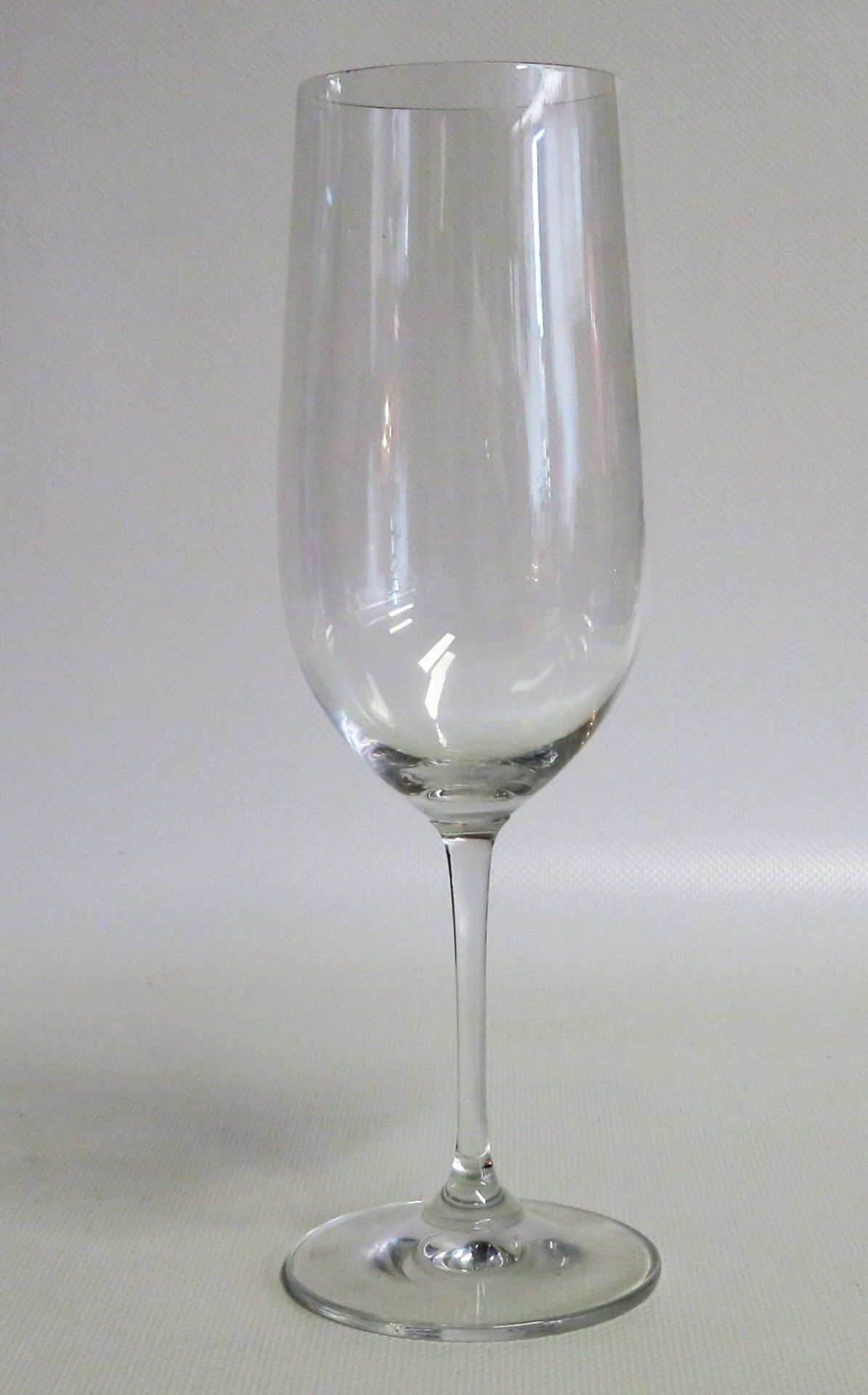 6 Riedel Gläser, farbloses Glas, gem., ca. h 22,8 cm.