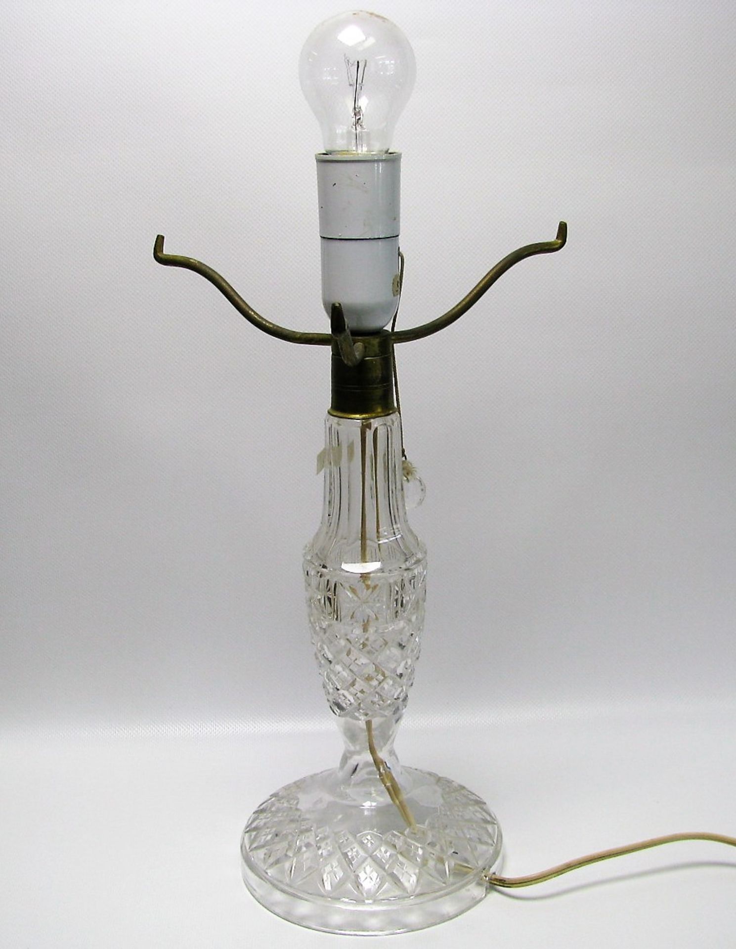 Tischlampenfuß, Bleikristall beschliffen, 1. Hälfte 20. Jahrhundert, h 45 cm, d 15 cm.
