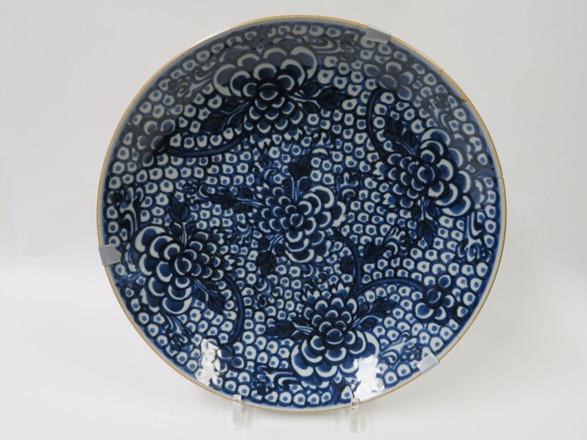 Teller, China, 19. Jahrhundert, Porzellan mit blauer Bemalung, 5 Fadensprünge,