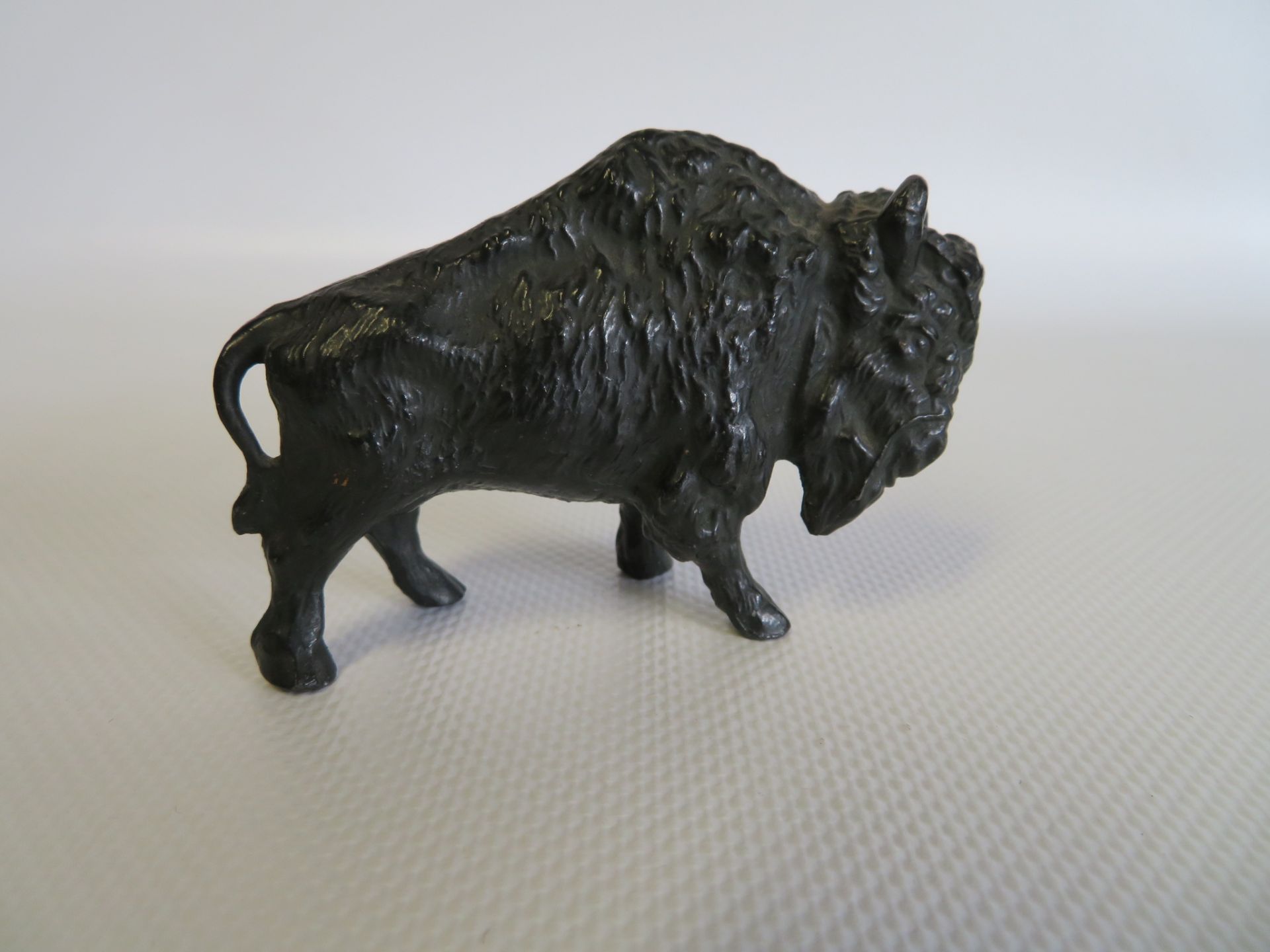 Bison, Zinkguss, 5,5 x 8 x 2,5 cm.