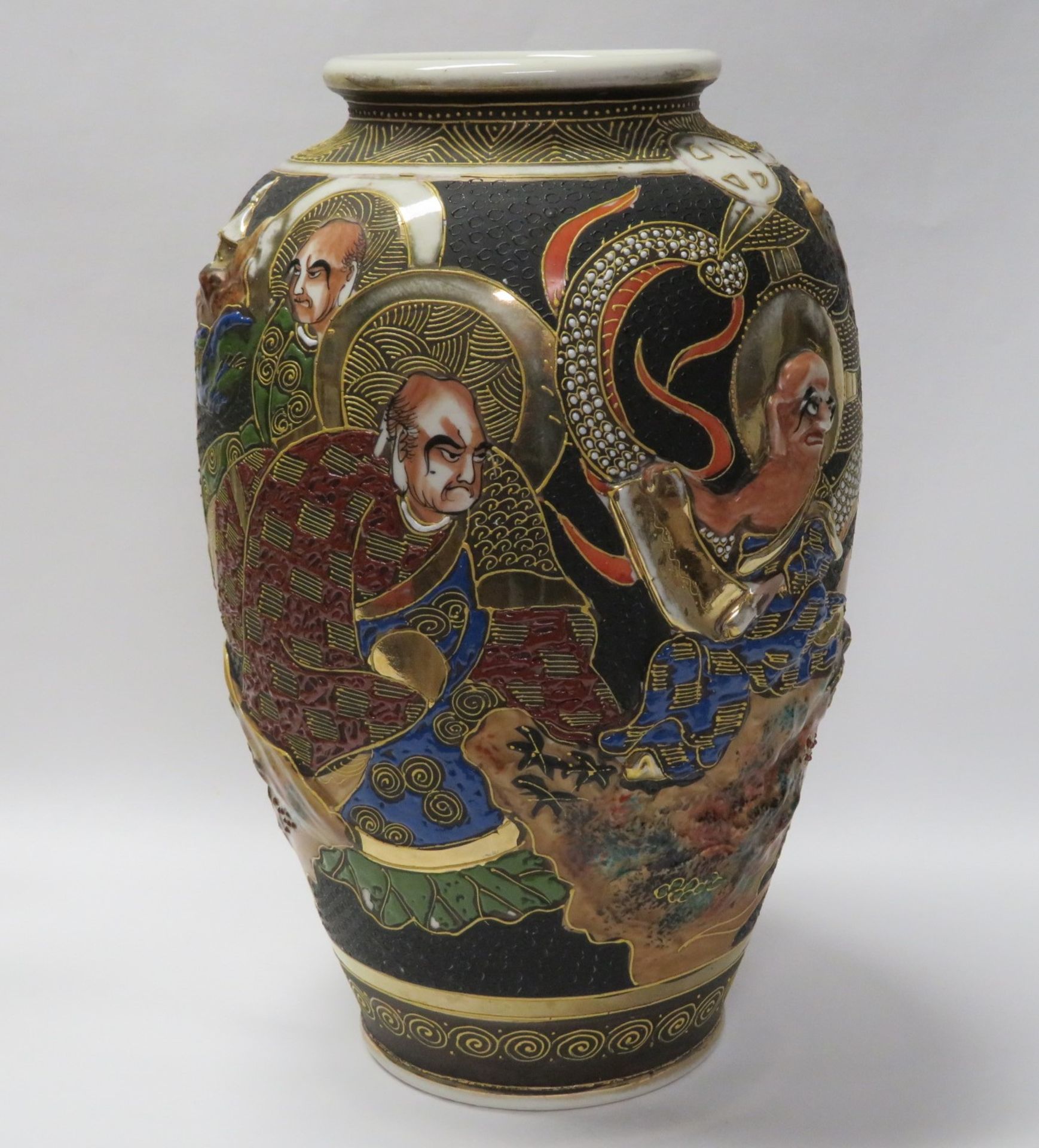 Vase, Japan, Satzuma, Porzellan mit polychromer Bemalung, Bodensignatur, 1. Häl