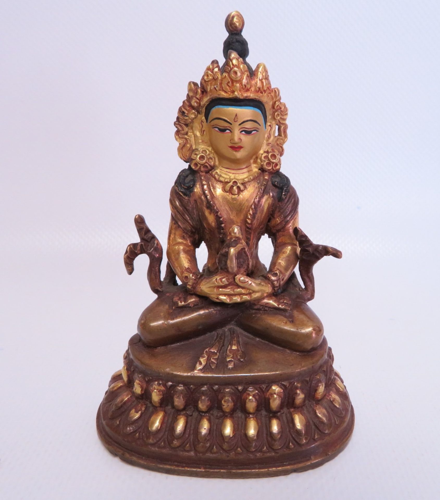 Sitzende Tara, Nepal/Tibet, Bronze mit Teilvergoldung, geschlossene Bodenplatte