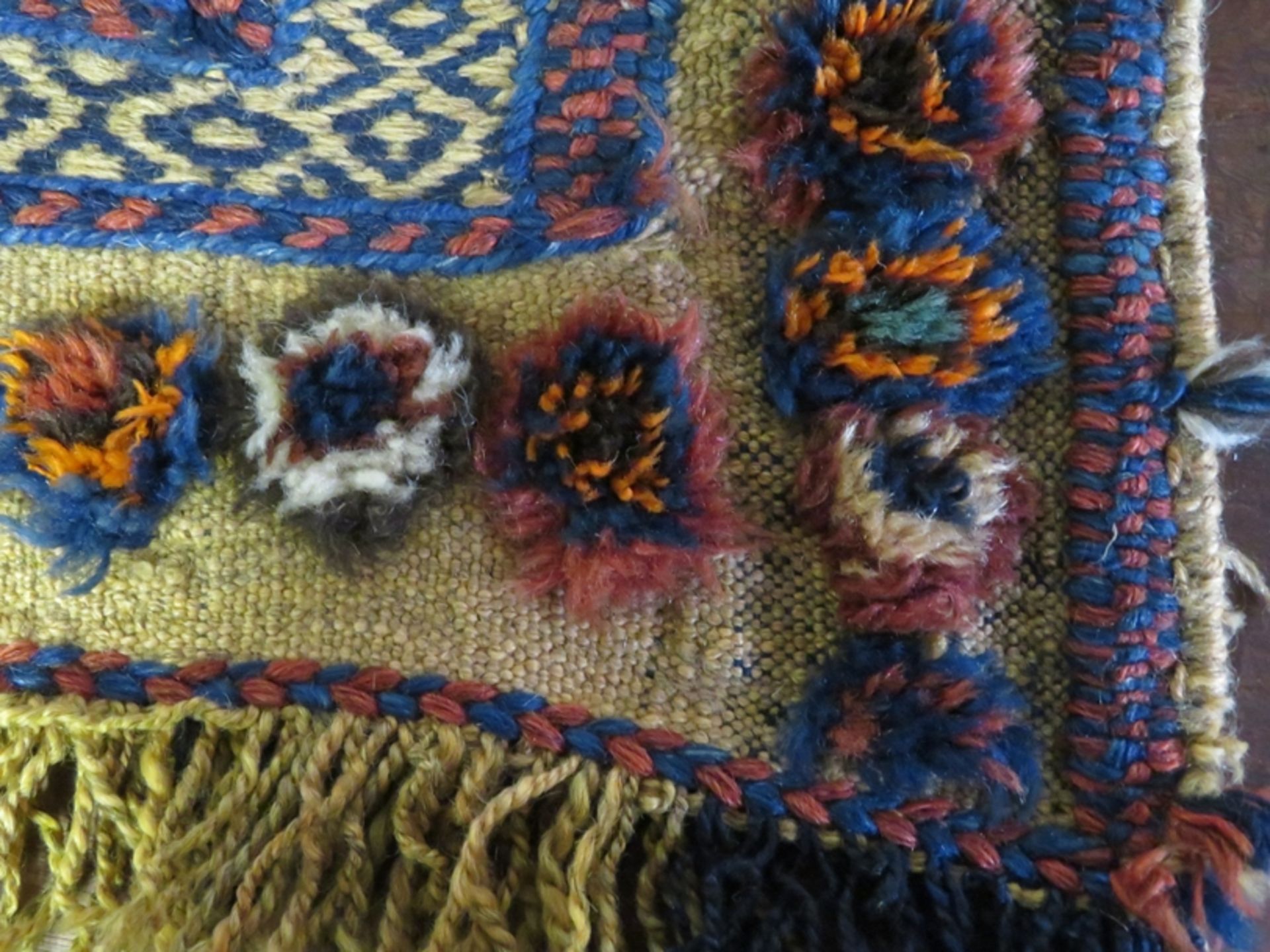 Turkmene, alt, geknüpft und Flachgewebe, ca. 60 x 65 cm. - Bild 2 aus 3