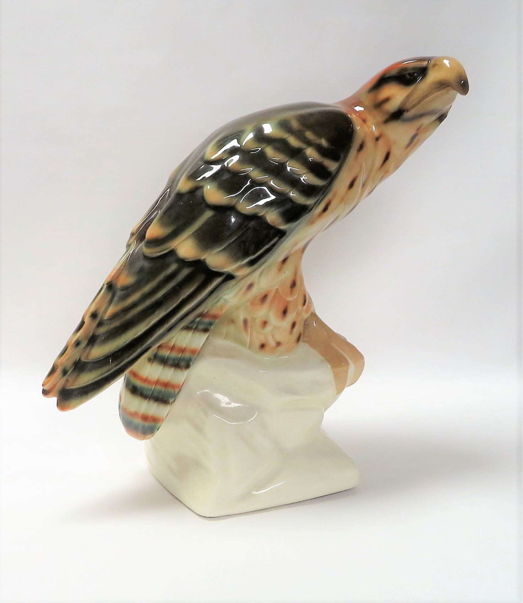 Porzellanfigur, Adler, Lichte Heubach, Fayence mit polychromer Bemalung, gem.,