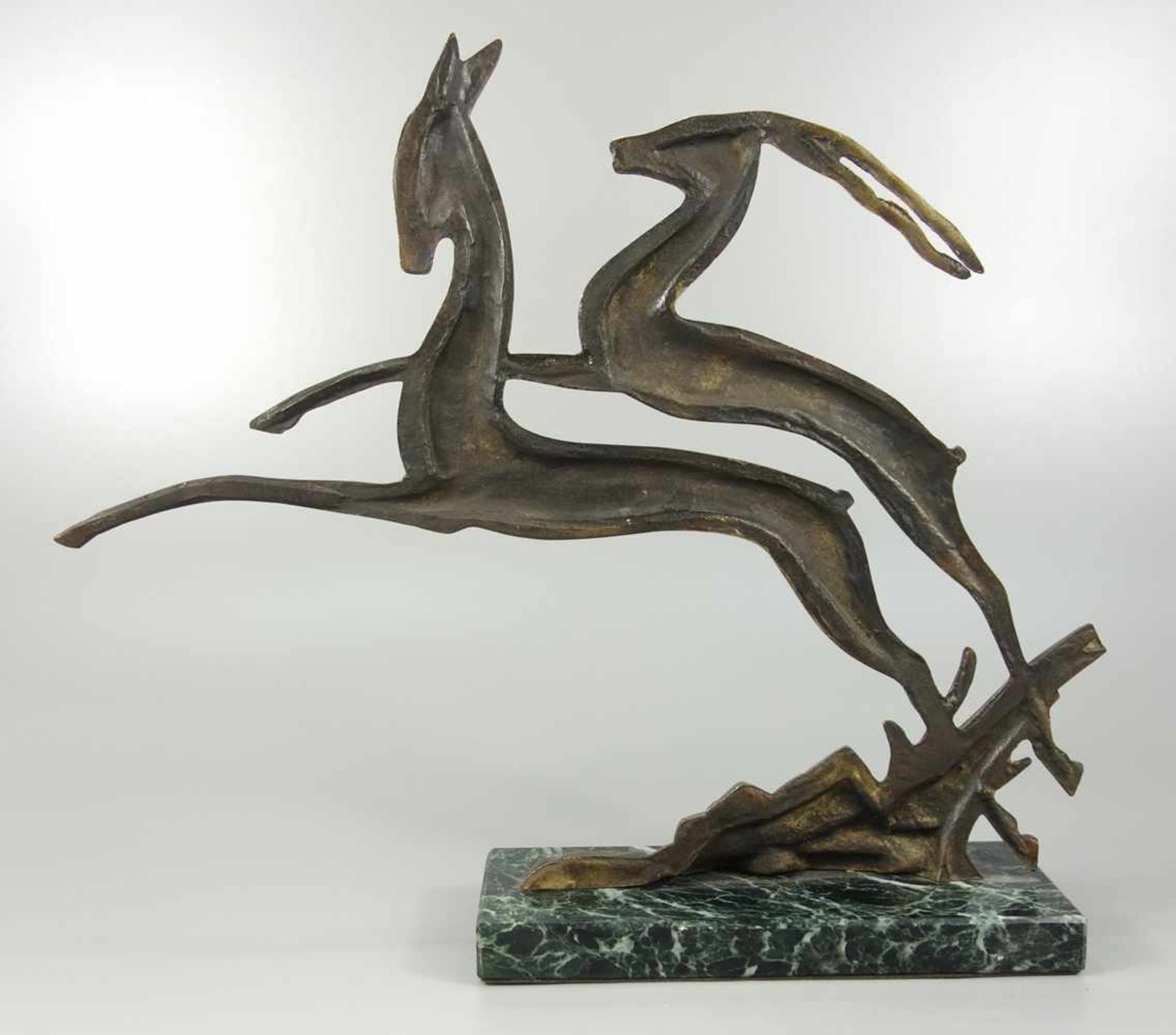 Paar Springböcke, Art-Déco, Frankreich, um 1930, Bronze, Flachrelief, Marmorsockel, H.30,5cm, B. - Image 2 of 2