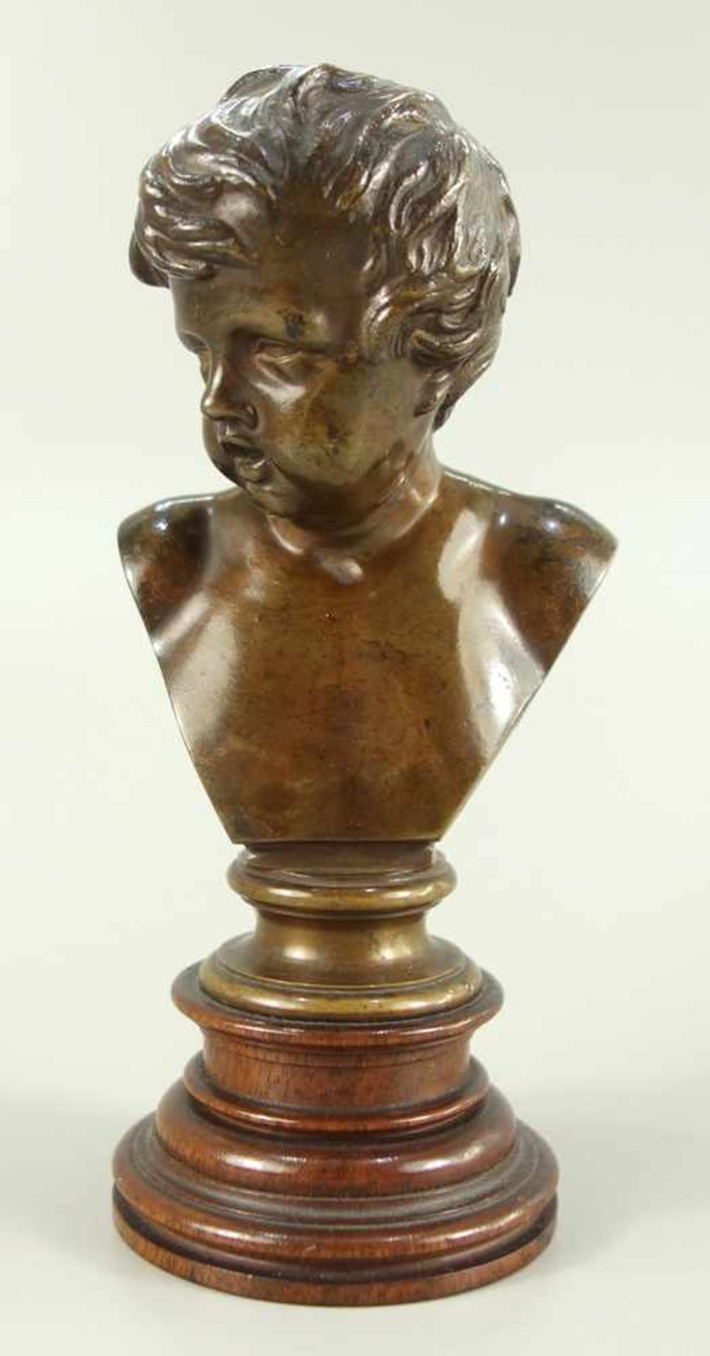 Knaben-Büste, Bildgießerei Ferdinand Barbedienne (1810-1892), Bronze, braun patiniert, im Rücken