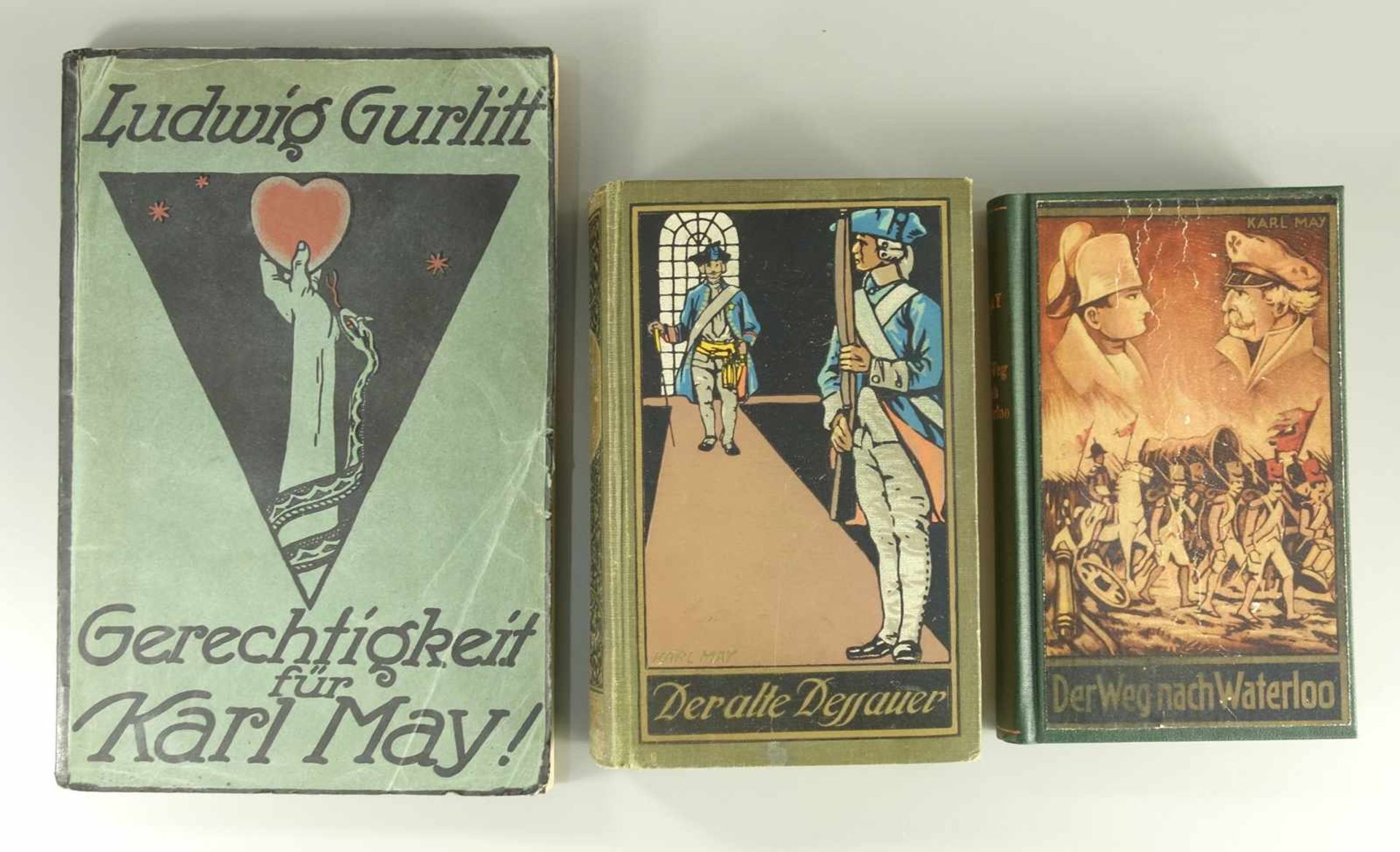 2 Karl May Bücher, dazu Broschüre "Gerechtigkeit für Karl May!", "Der alte Desauer", 1921 und "Der