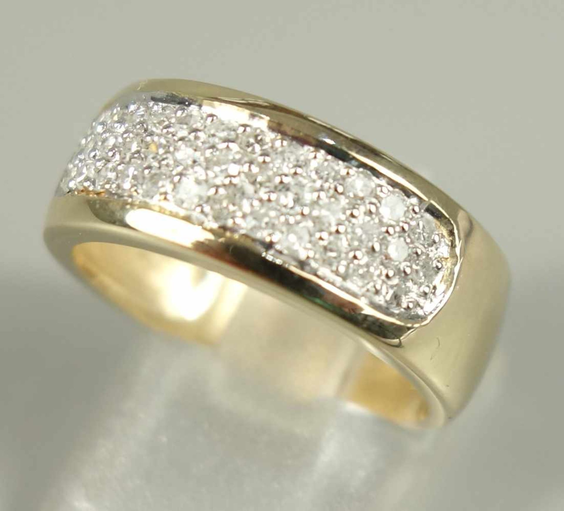 Ring mit 37 Diamanten, 585er Gelbgold, mit Zertifikat, Gew.6,04g, total ca.0,35ct, P1, Farbe weiß,