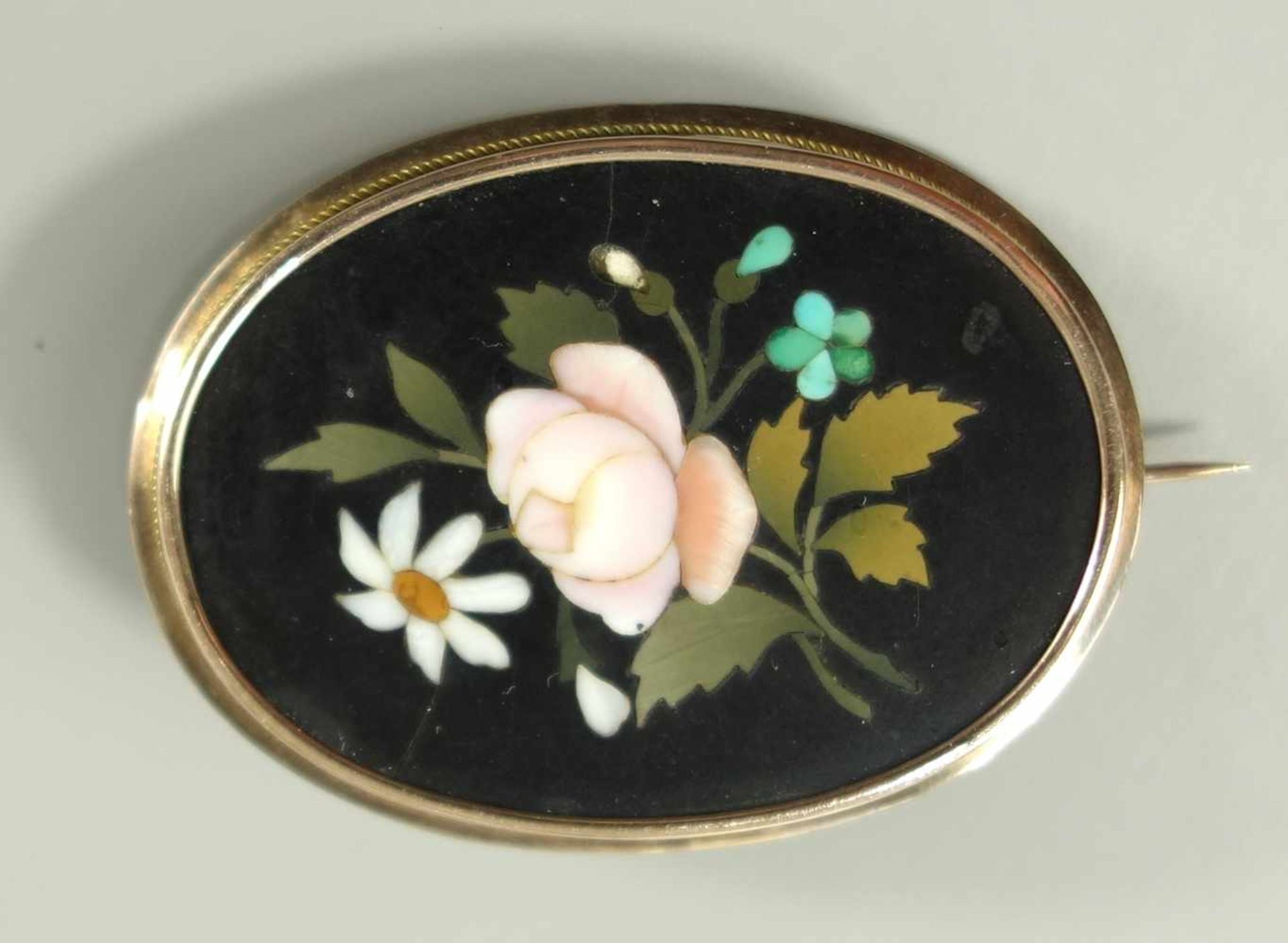 Paar Ohrringe und Brosche, Pietra Dura, Florenz, 585er Gold, um 1900, Gew.15,93g, polychrome - Bild 4 aus 5