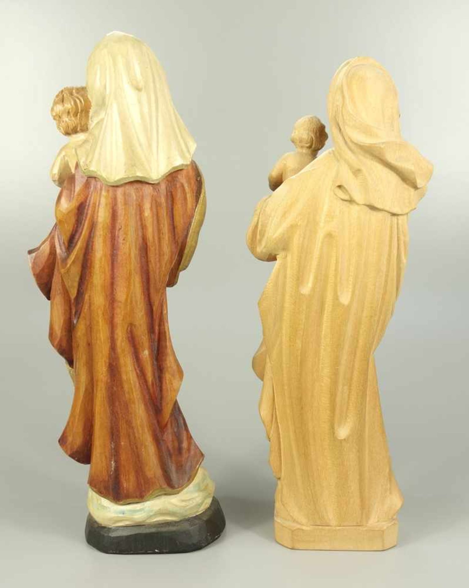 2 Madonnafiguren, Italien und Süddeutschland, Lindenholz, 2. Hälfte 20.Jh., geschnitzt, davon eine - Image 2 of 2