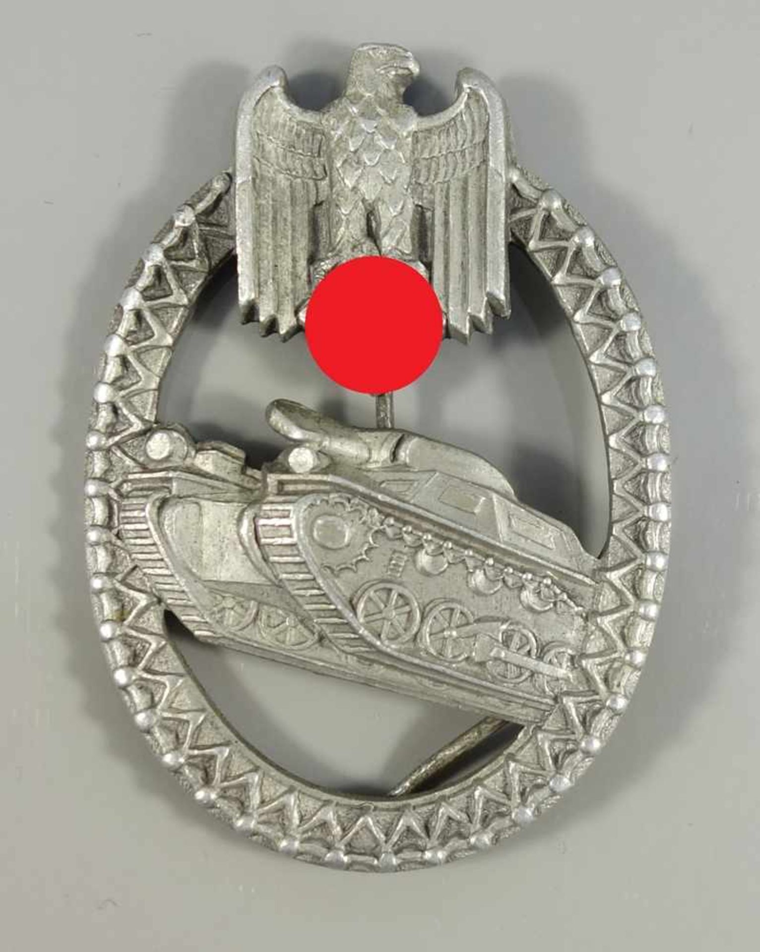 Auflage für die Schützenschnur der Panzertruppe, II.WK, hohl geprägt, HB 5,6*4cm