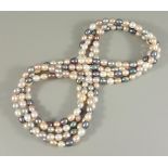 lange Perlenkette mit ovalen Perlen, mehrfarbig, L.175cm, ca.230 Perlen, silbergrau, creme und
