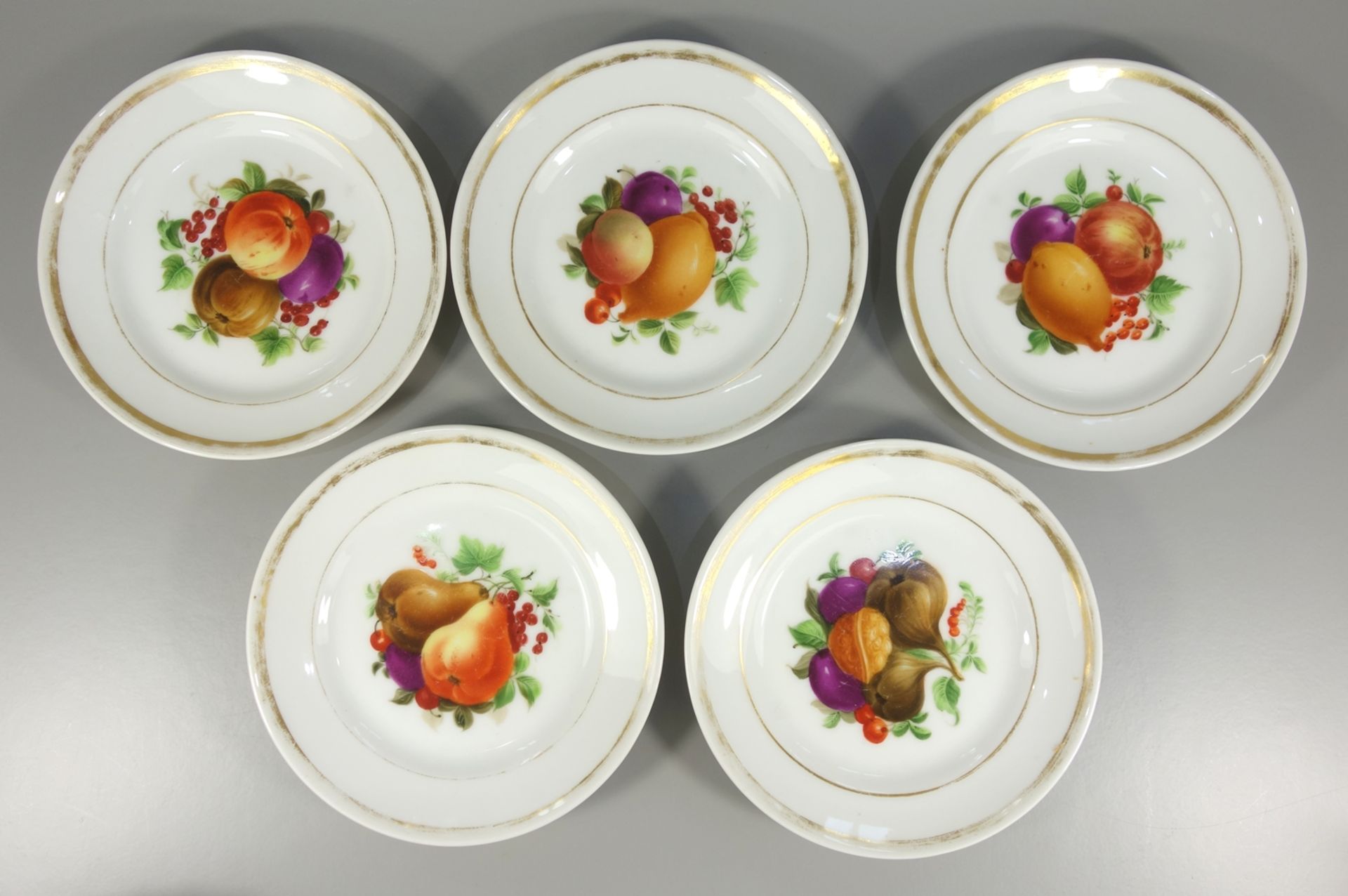 5 Teller mit Obstdekor, 2.Hälfte 19.Jh., D.16cm, Gebrauchsspuren, ohne Herstellermarke, Handmalerei,