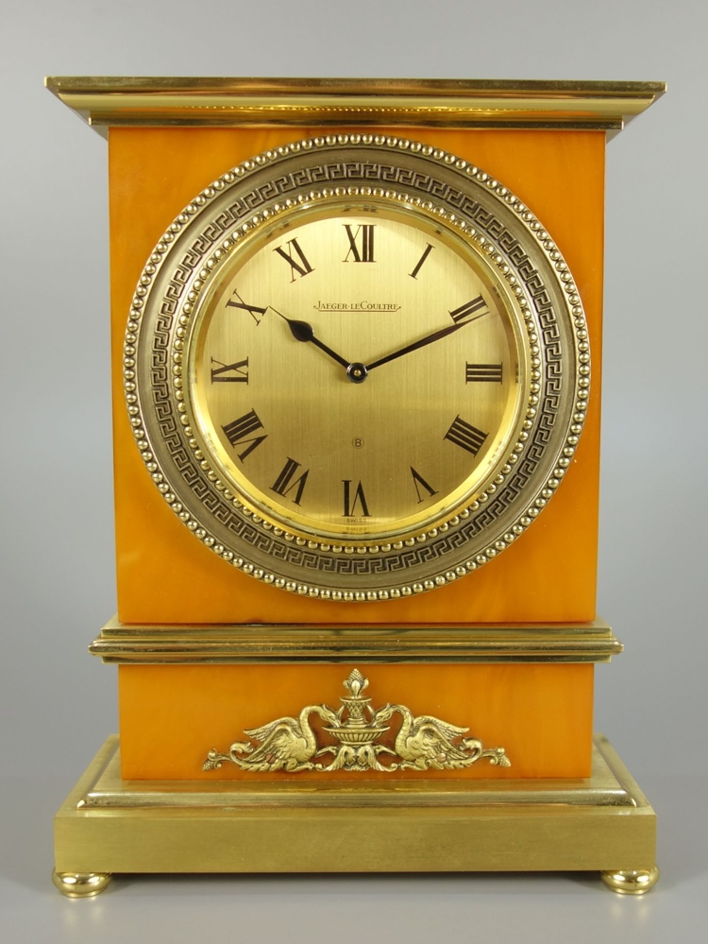 Tischuhr, Jaeger-LeCoultre, 8-Tage-Uhr im Empirestil, um 1968-70, Nr. 496, HBT:18,7*14,2*6,3cm,