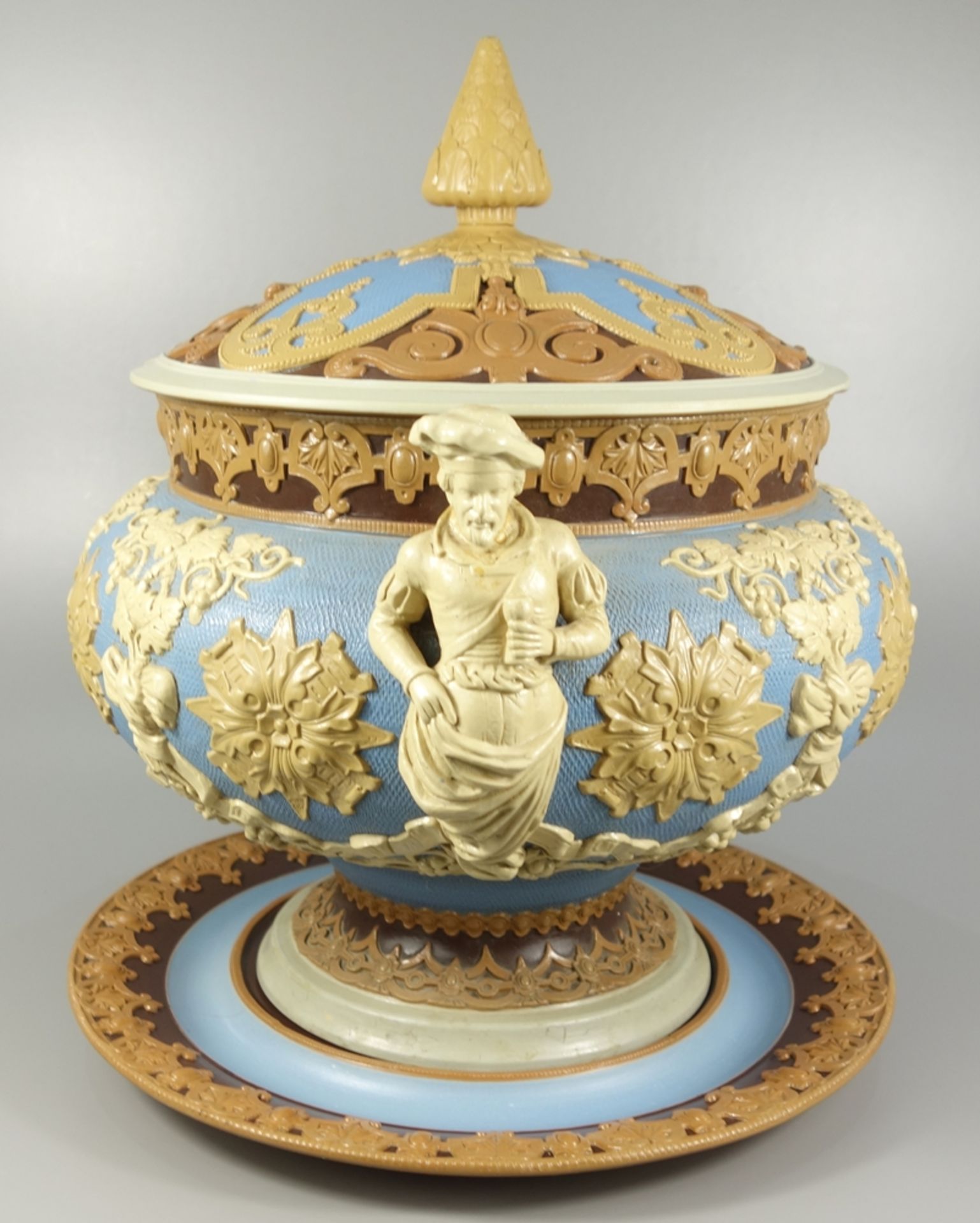 Historismus-Bowle mit Unterteller, Villeroy& Boch, Mettlach, um 1890, Modell 418, Steinzeug mit - Bild 5 aus 5