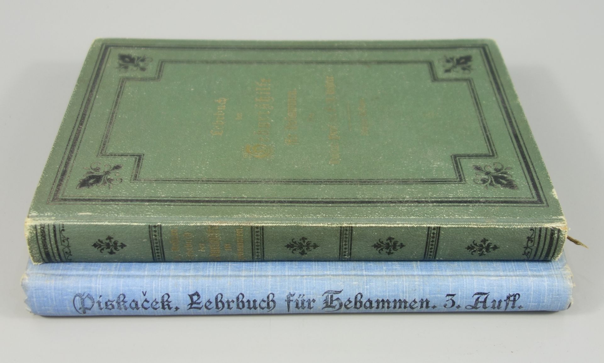 2 Hebammen-Lehrbücher, um 1900: "Lehrbuch der Geburtshilfe für Hebammen", Dr.F.A.Kehrer, 2.Aufl.,