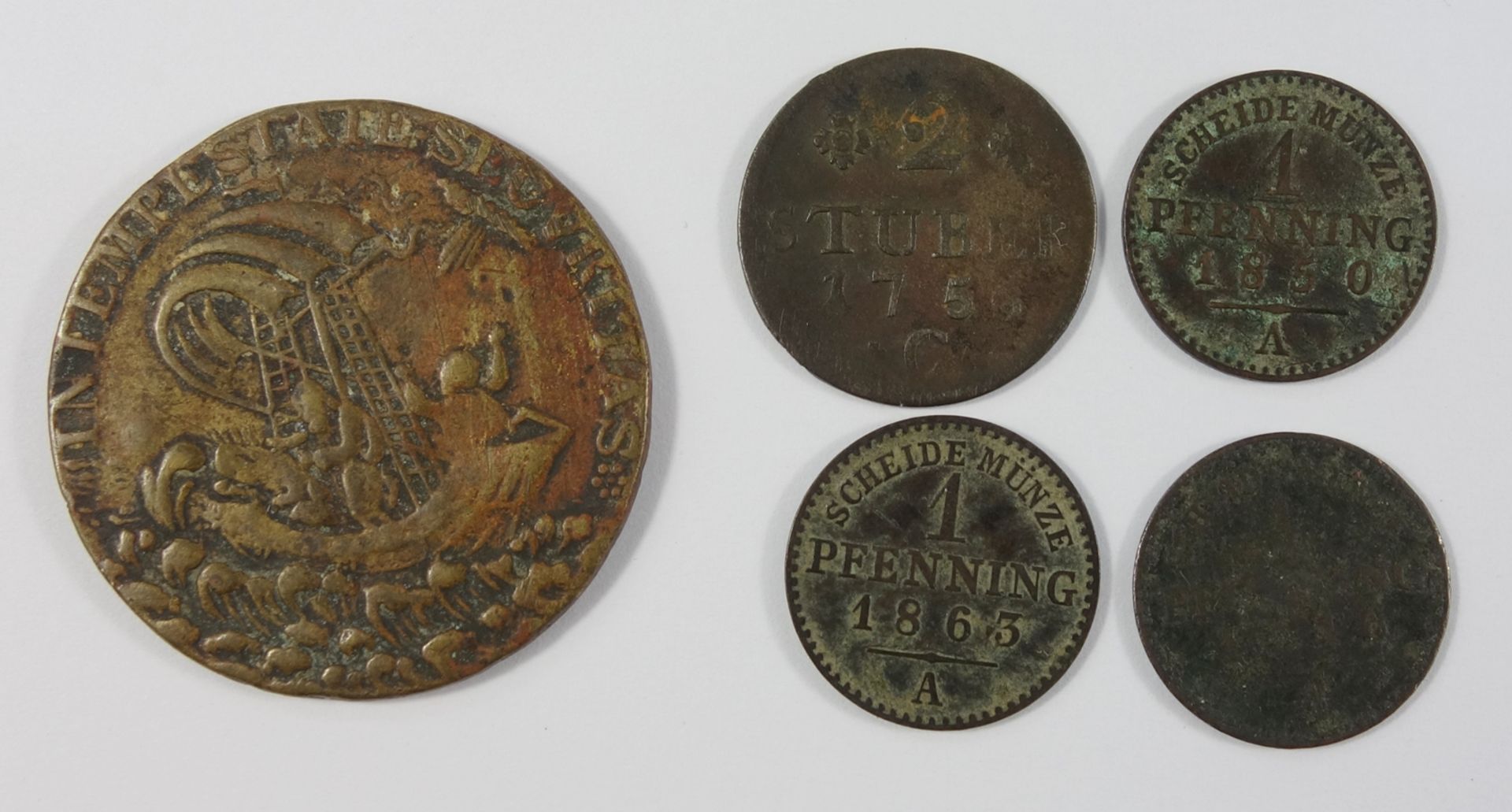 4 div. Kleinmünzen und AE-Medaille, Kremnitz: 2 Stüber 1756 C, Friedrich II., Preussen; 3* 1 Pfennig - Bild 2 aus 2