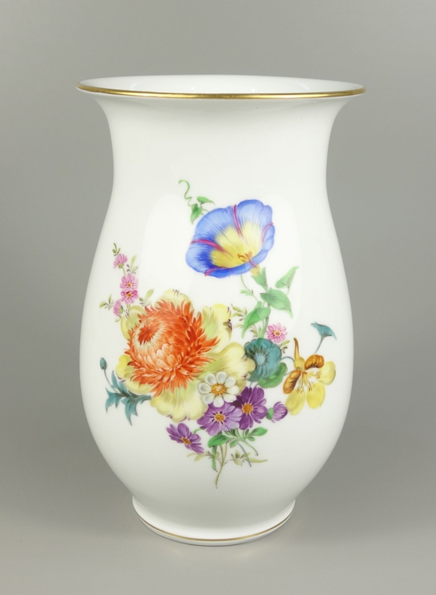 Vase mit Sommerblumen, Meissen, nach 1934, H.16,5cm, unterglasurblaue Schwertermarke mit 2